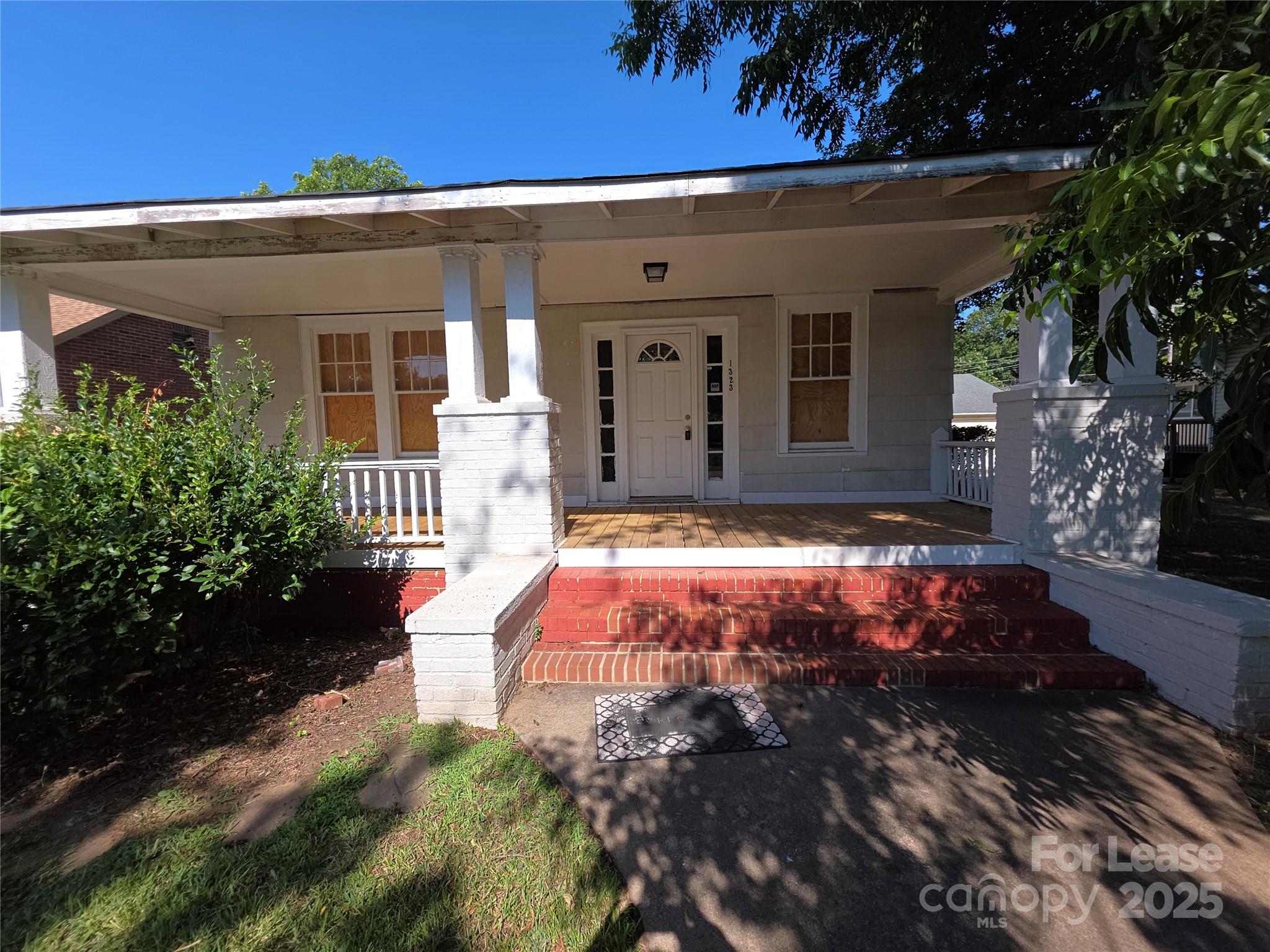 1323 The Plaza None Property Photo 2