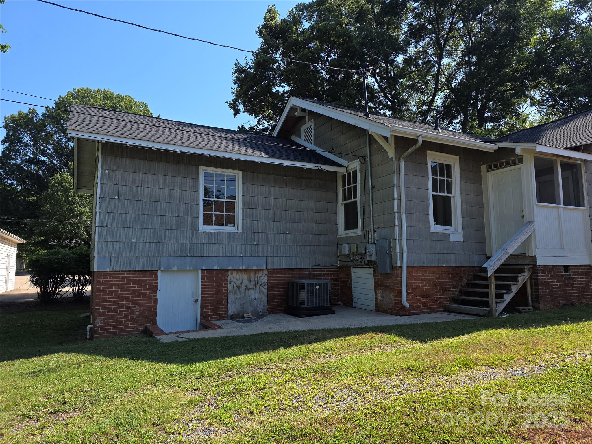 1323 The Plaza None Property Photo 4