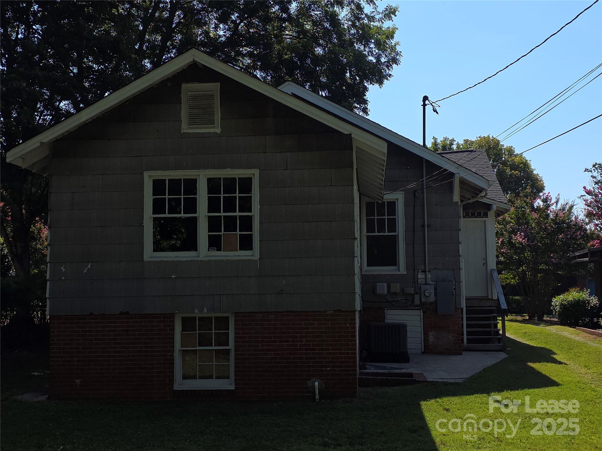 1323 The Plaza None Property Photo 5