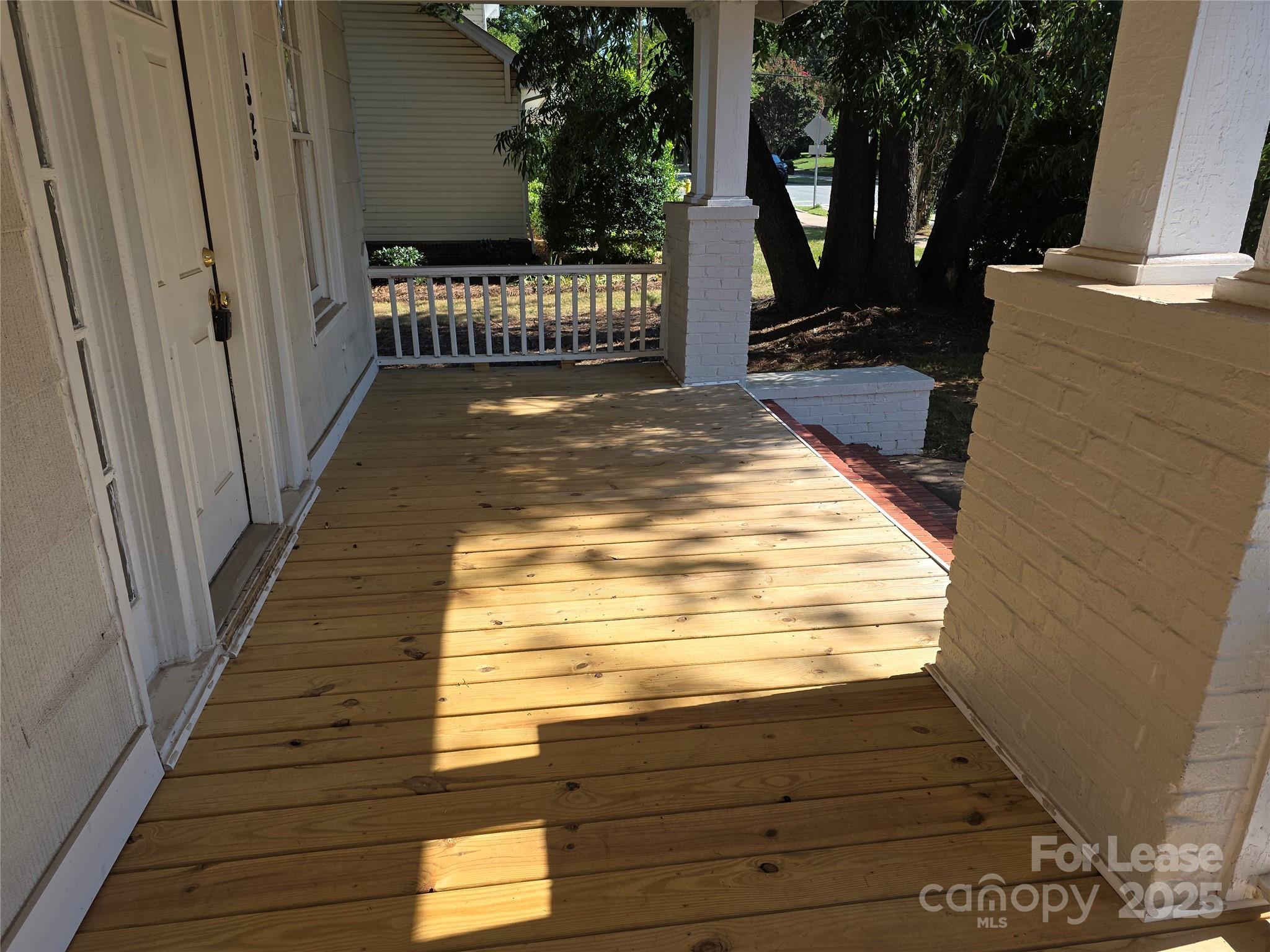 1323 The Plaza None Property Photo 6