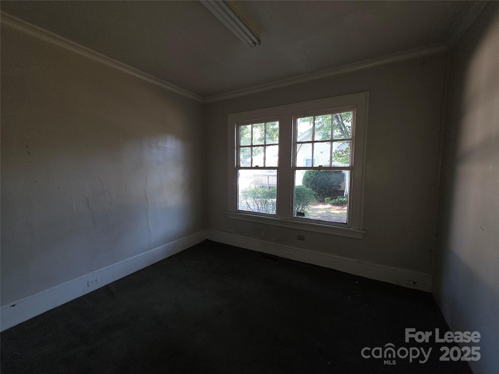 1323 The Plaza None Property Photo 9