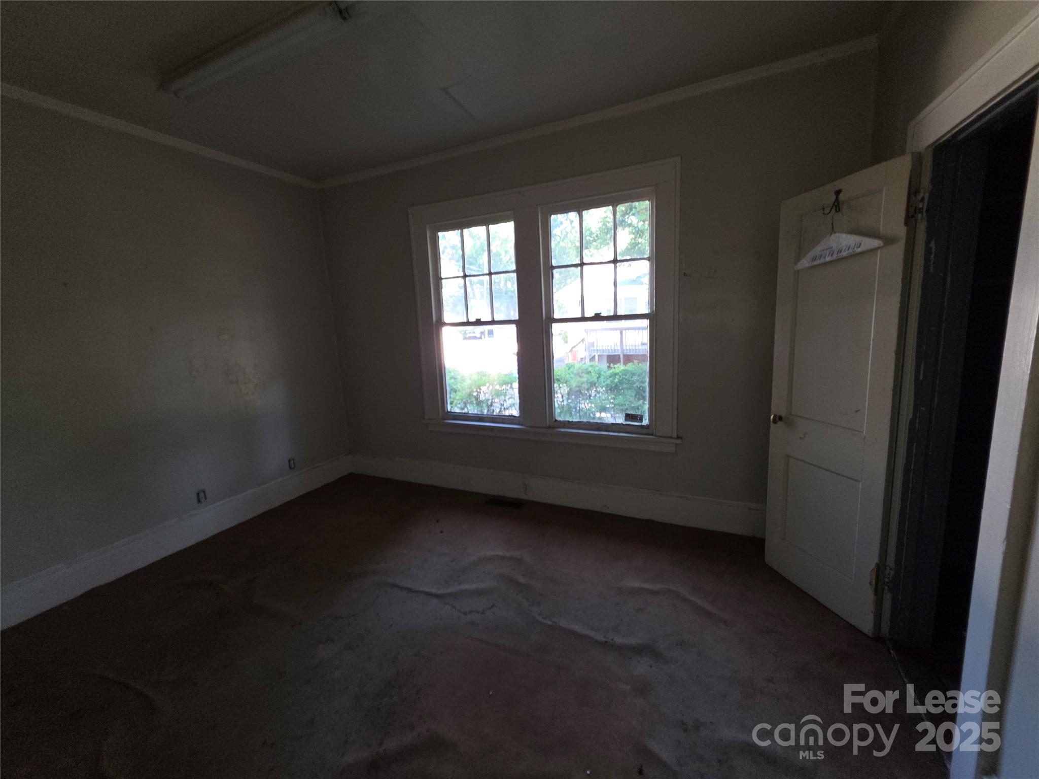 1323 The Plaza None Property Photo 12