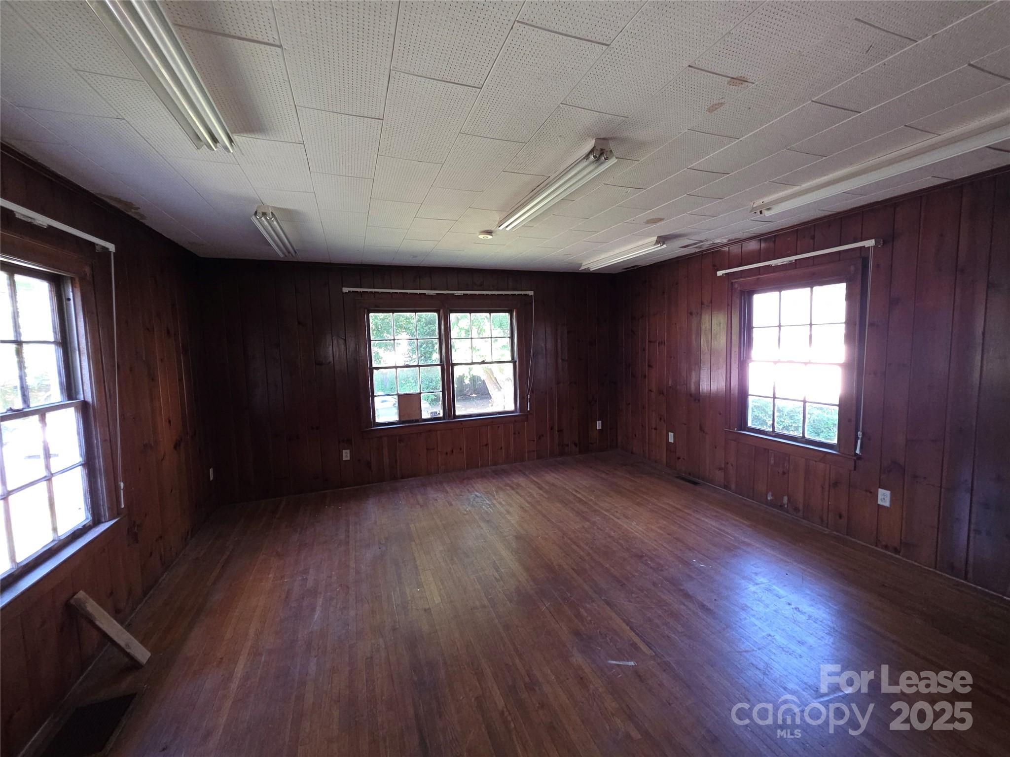 1323 The Plaza None Property Photo 14