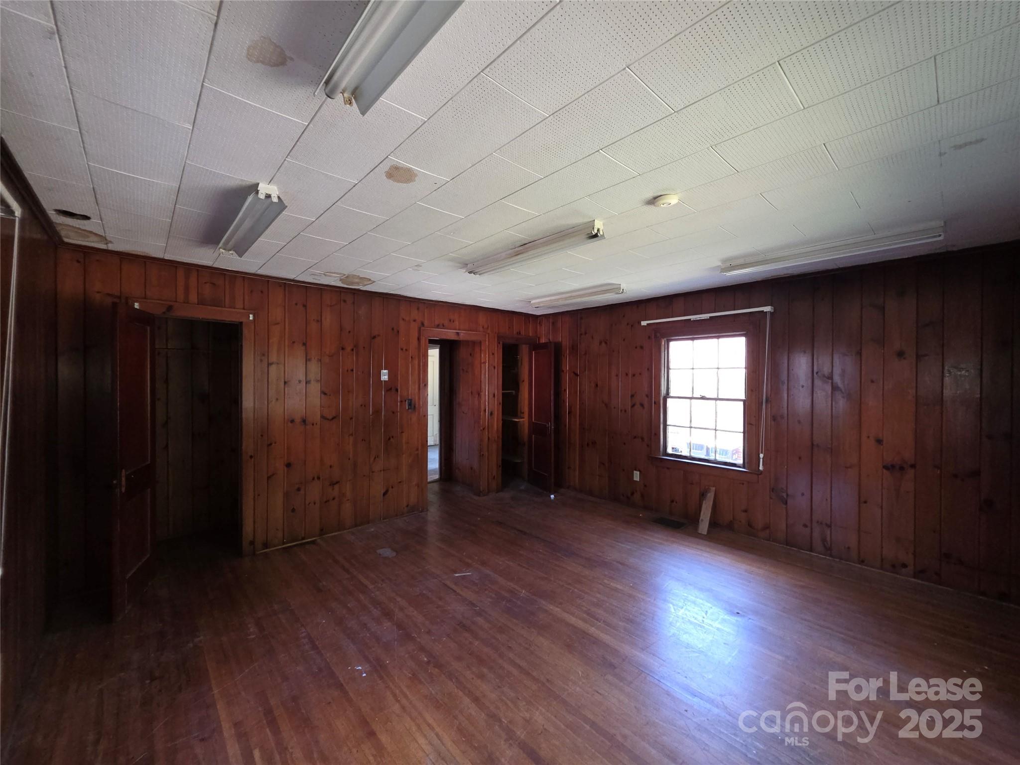 1323 The Plaza None Property Photo 15