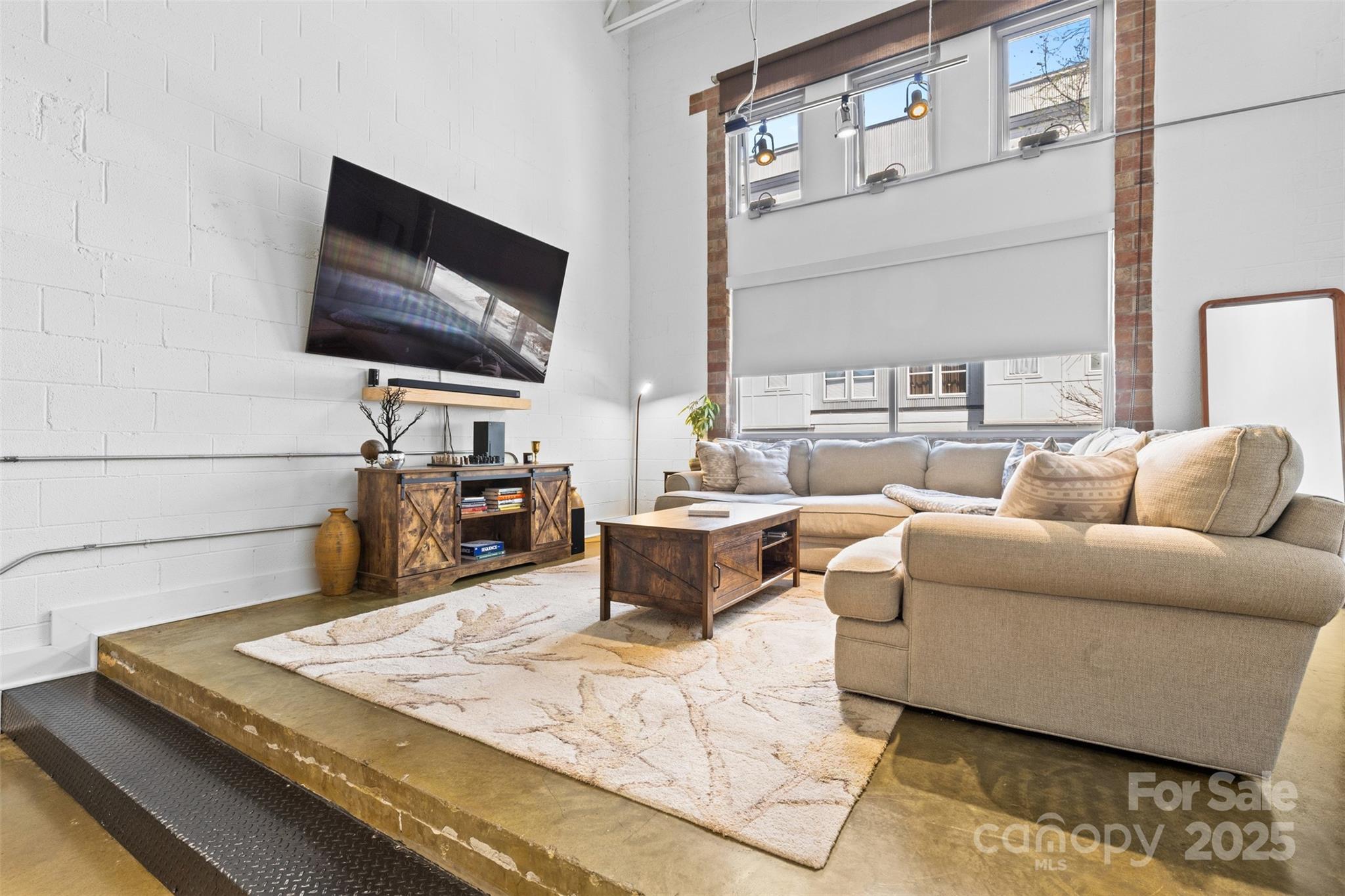 925 Westmere Avenue Property Photo 3