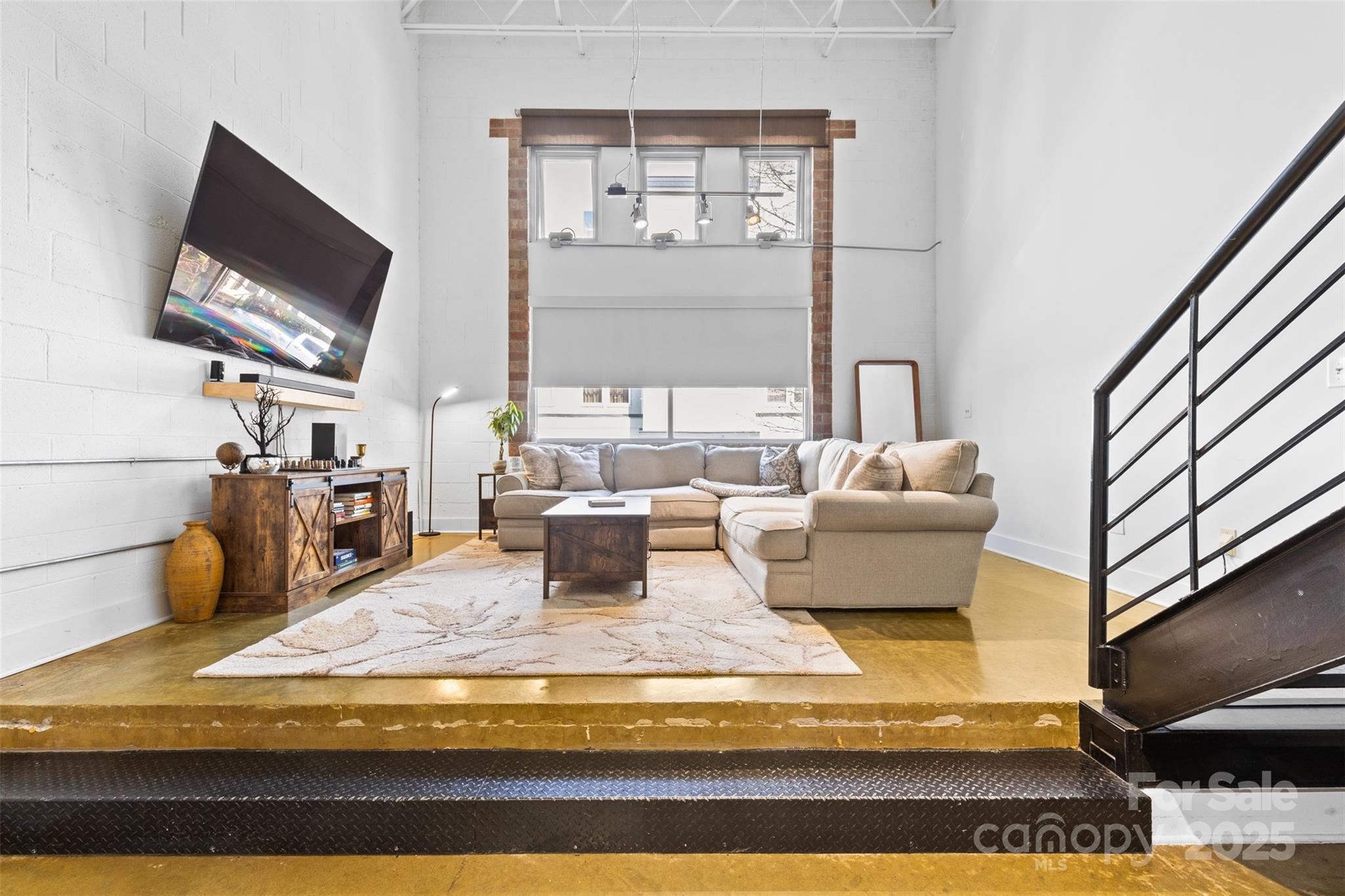 925 Westmere Avenue Property Photo 8