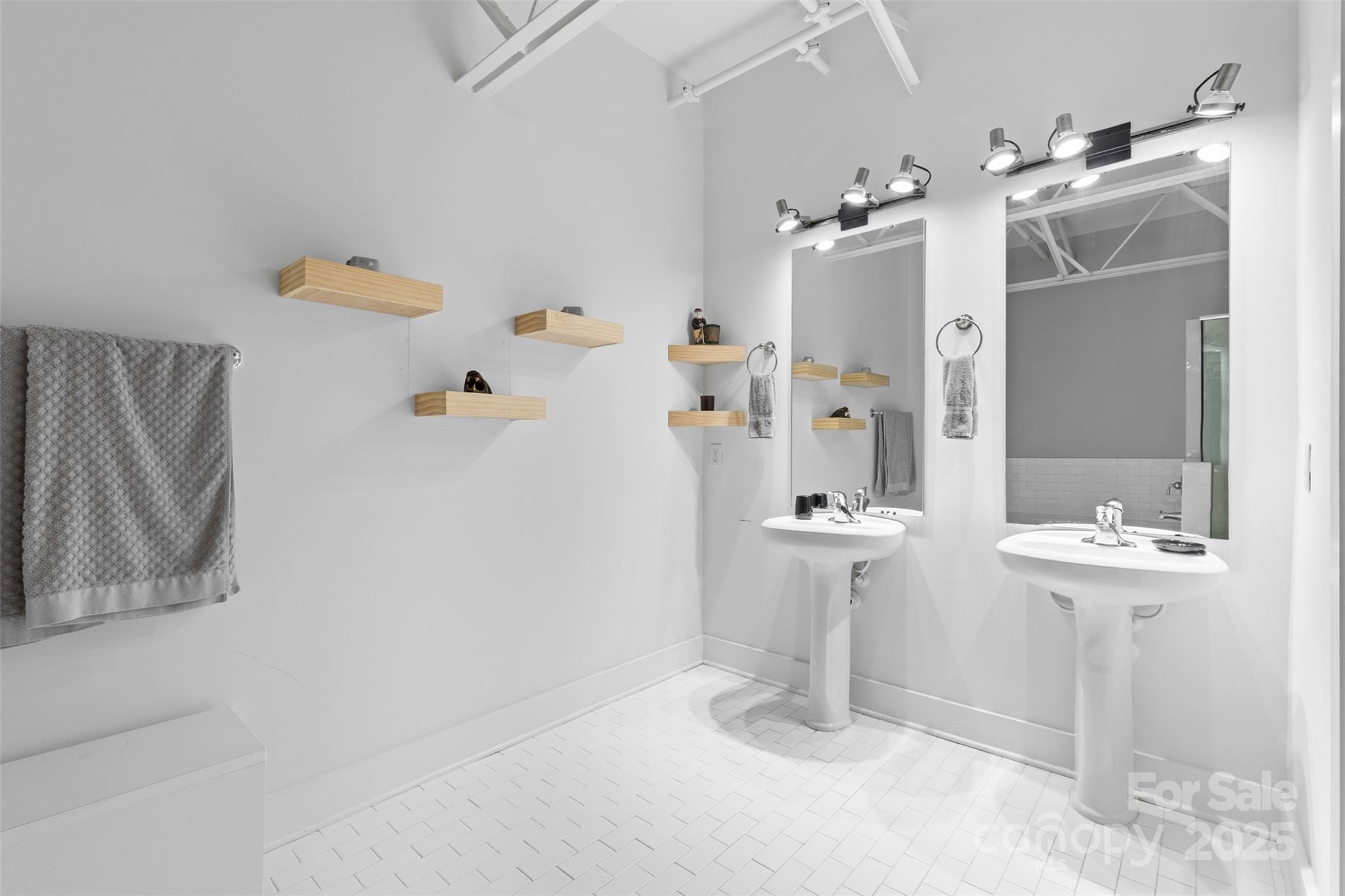 925 Westmere Avenue Property Photo 22