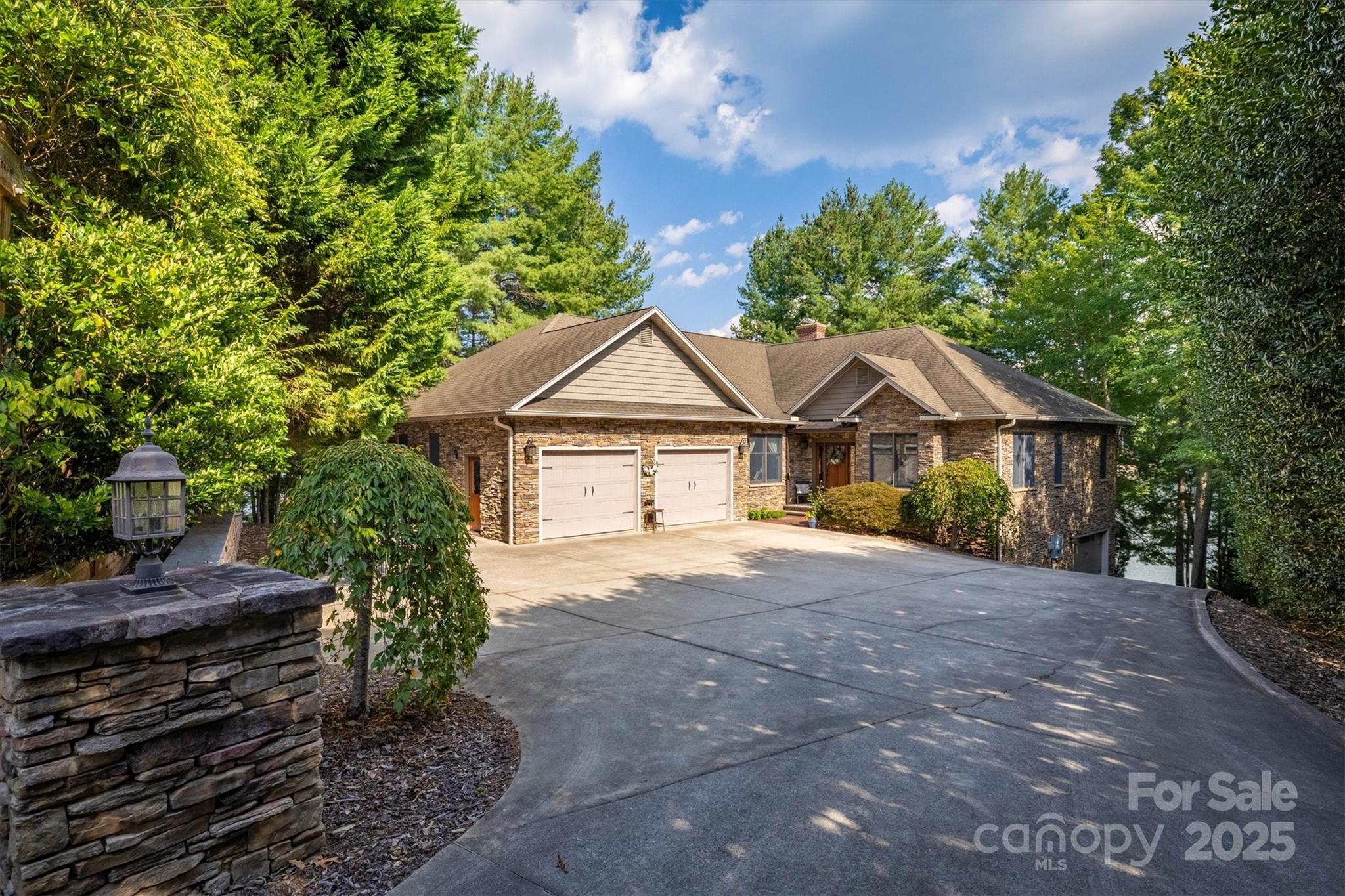 1831 Sandy Cove Drive Property Photo 1