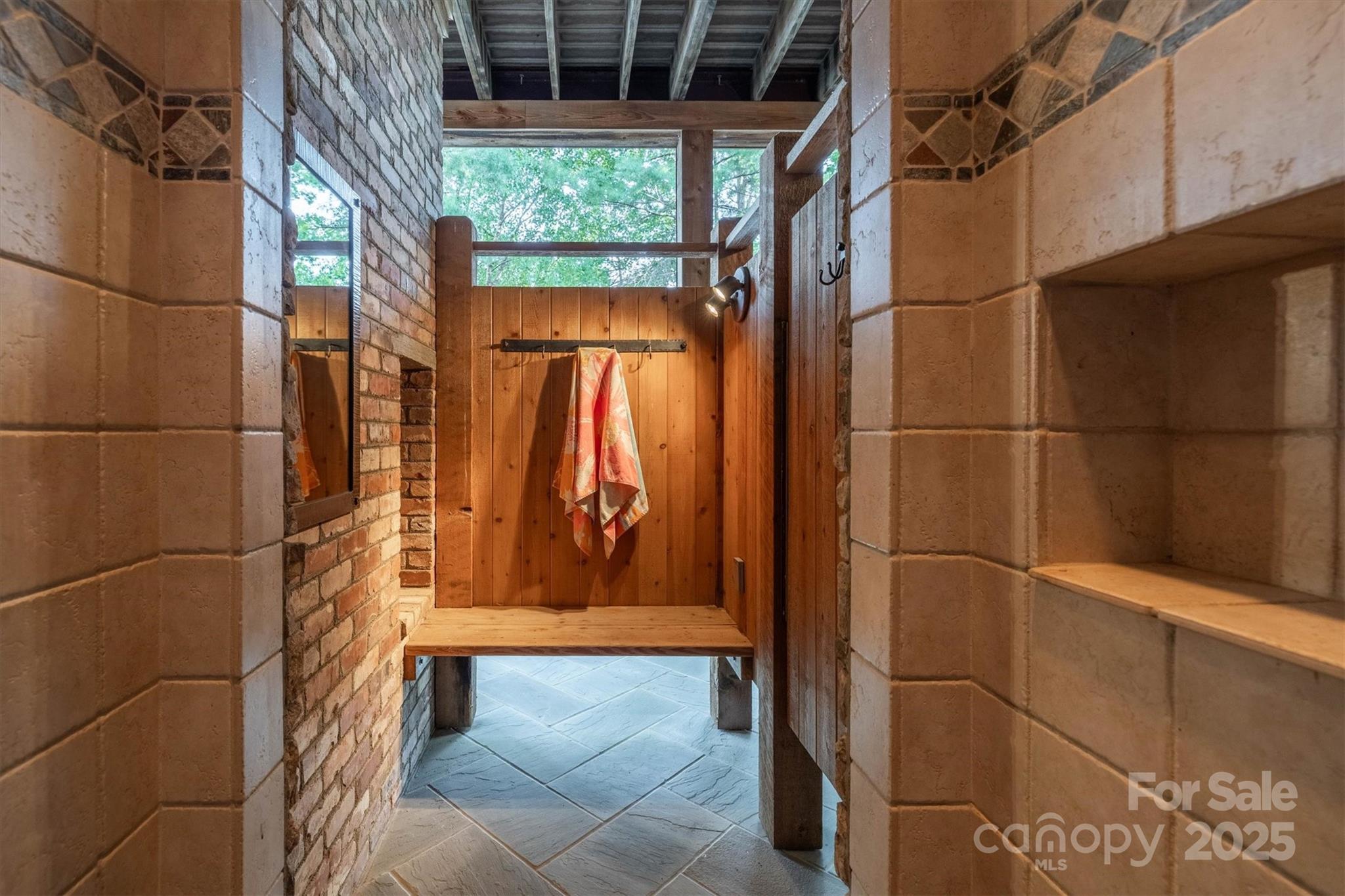 1831 Sandy Cove Drive Property Photo 43