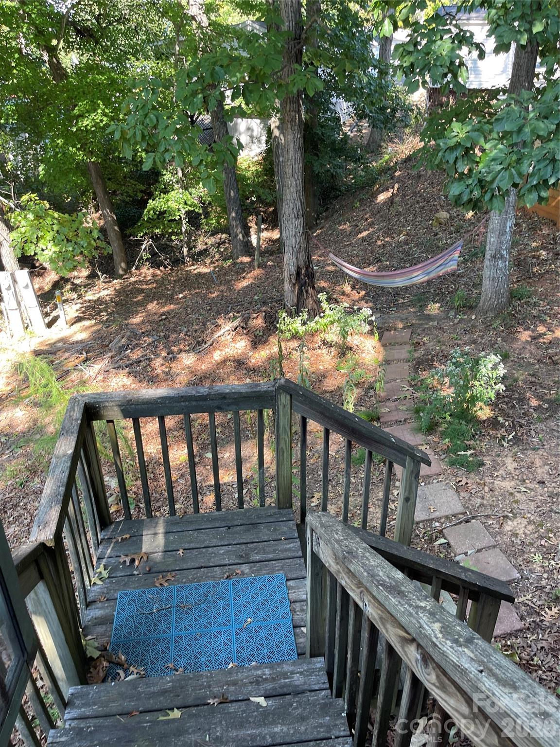 112 Deerfield Drive 185b Property Photo 5
