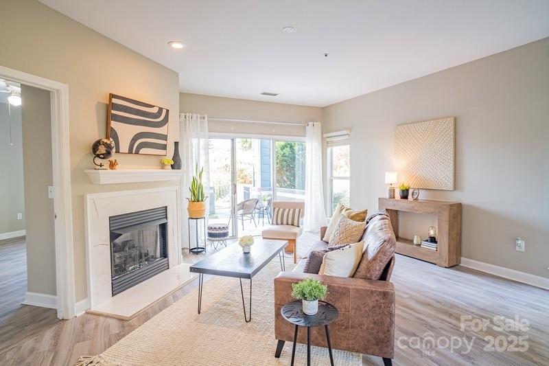 1125 Torrence Circle Property Photo 4