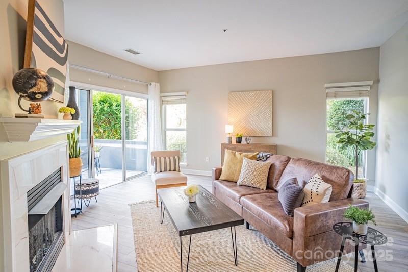 1125 Torrence Circle Property Photo 5