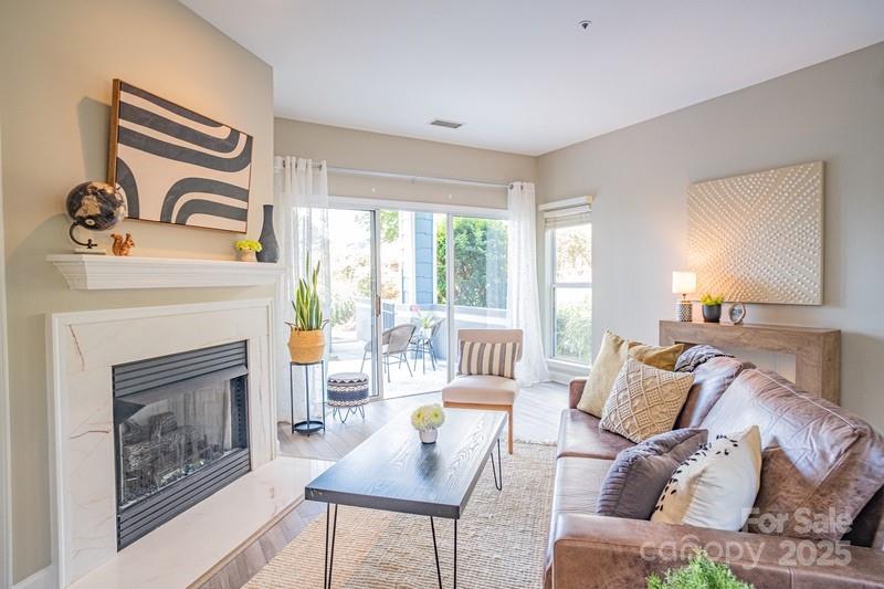 1125 Torrence Circle Property Photo 7