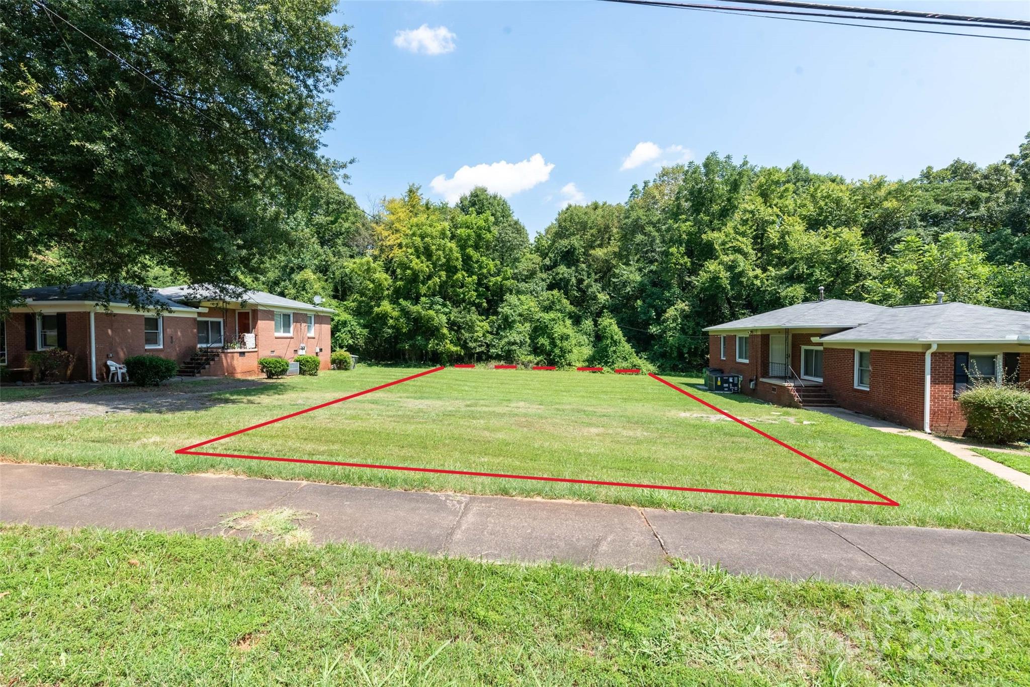 3108 Capitol Drive Property Photo 2
