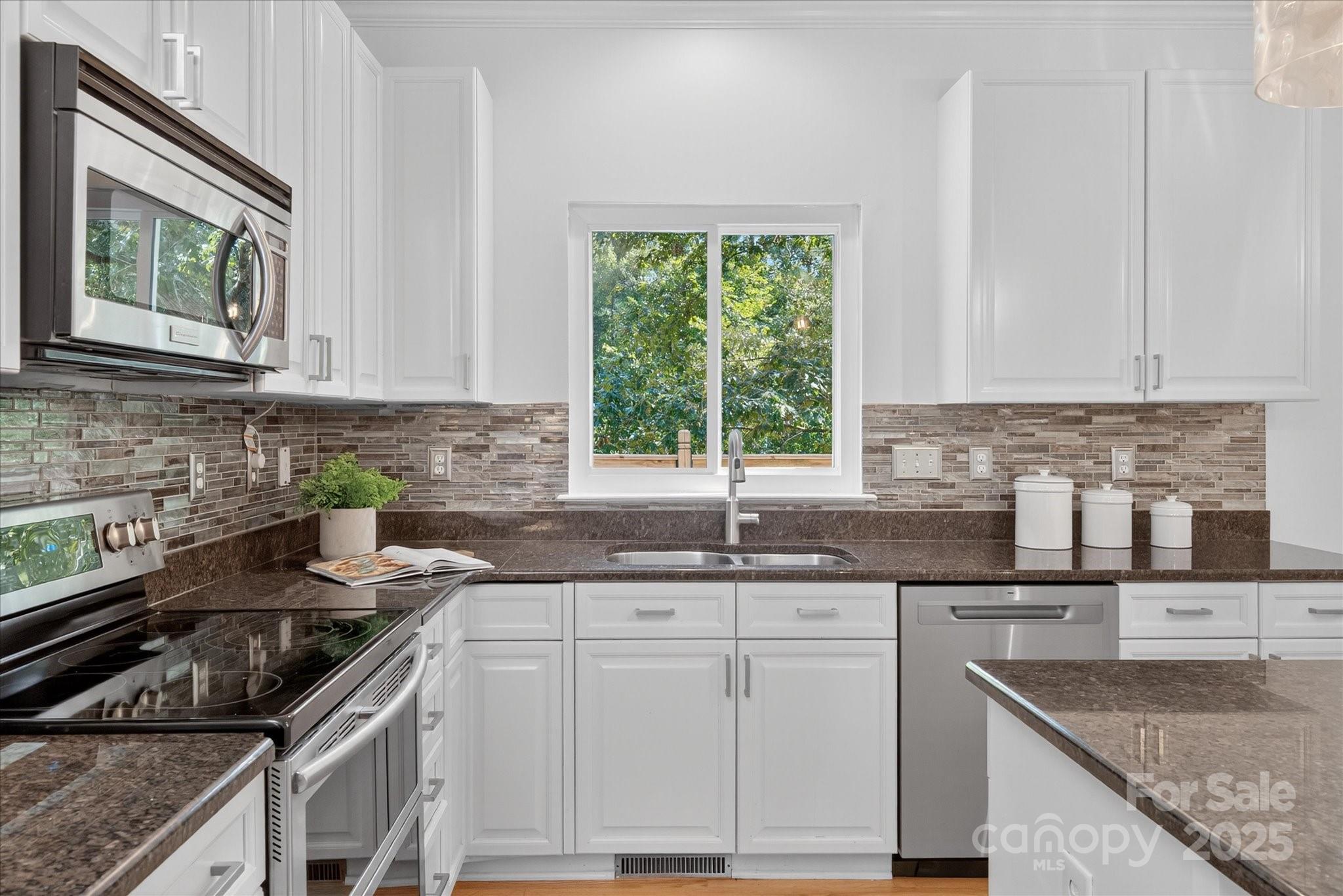 209 Whitegrove Drive Property Photo 10