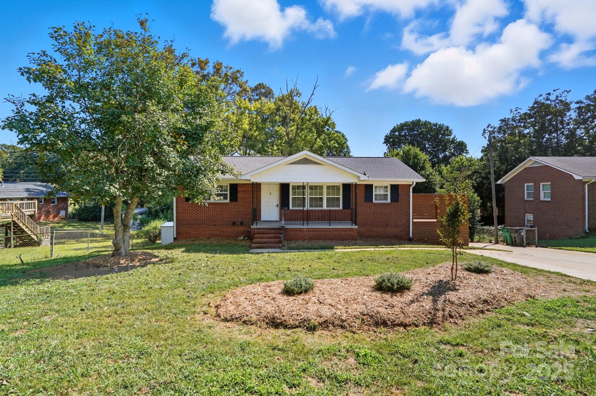 822 Yuma Street Property Photo 3