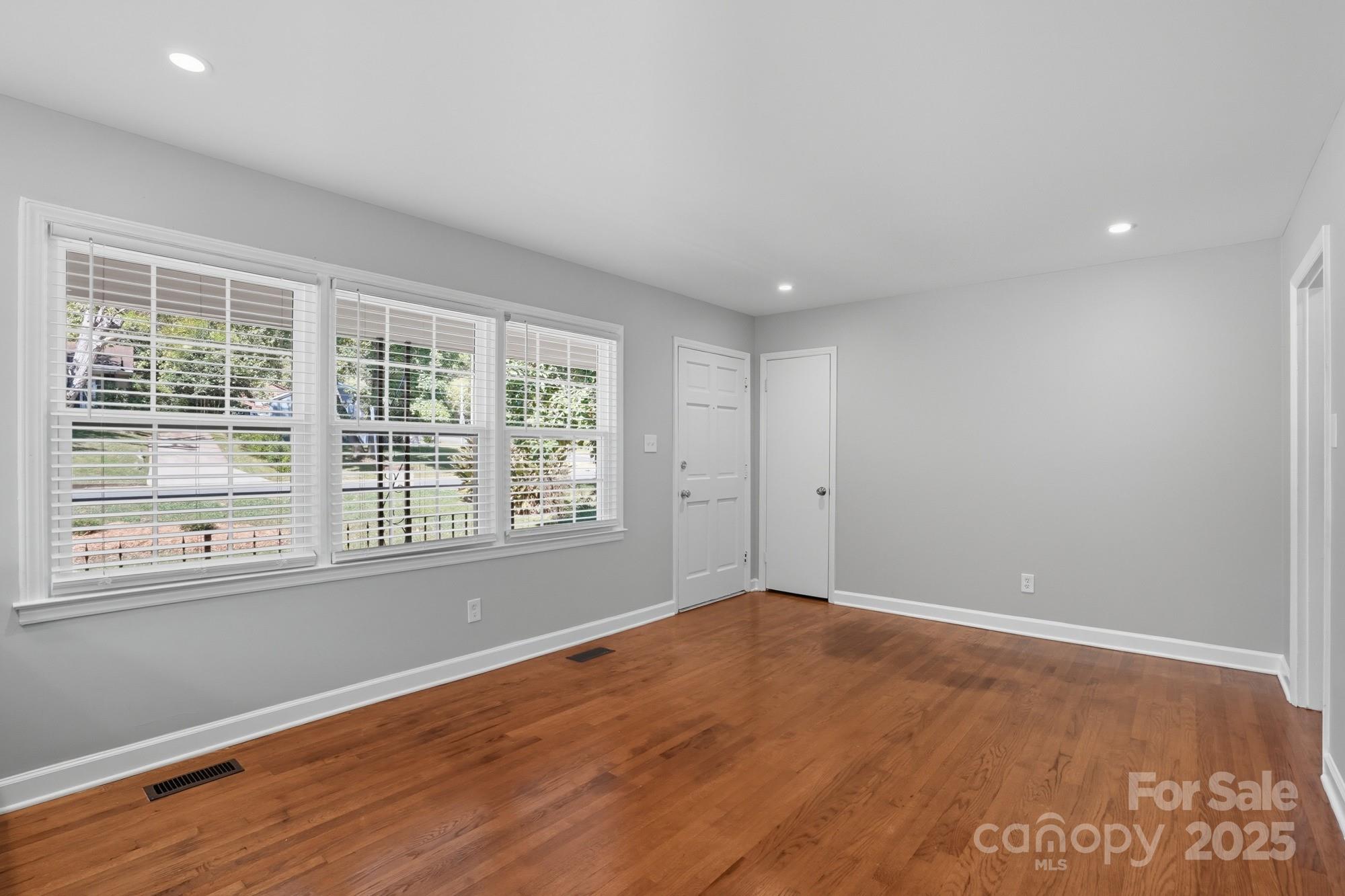 822 Yuma Street Property Photo 6