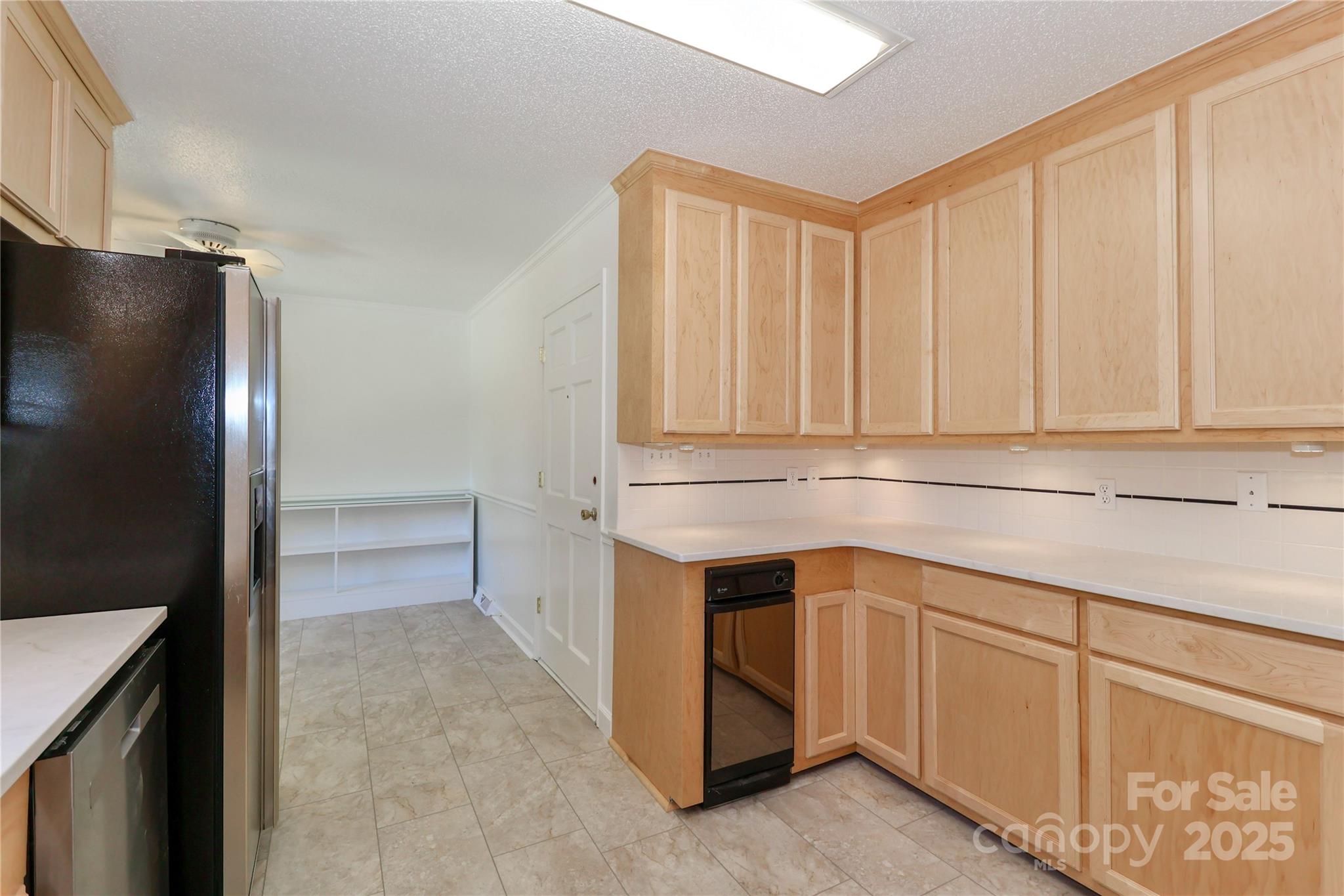 1051 Michael Avenue Property Photo 12