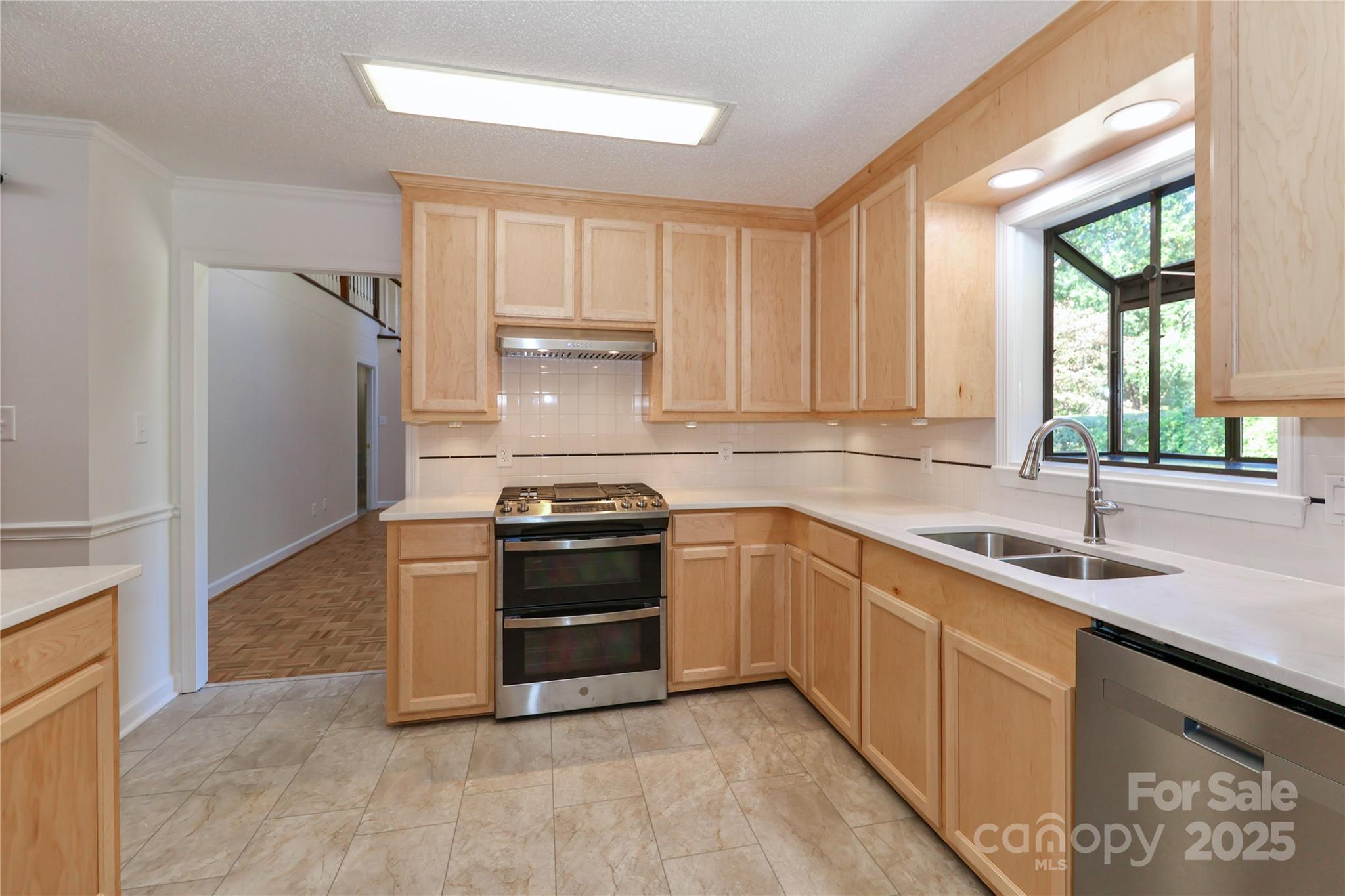 1051 Michael Avenue Property Photo 13