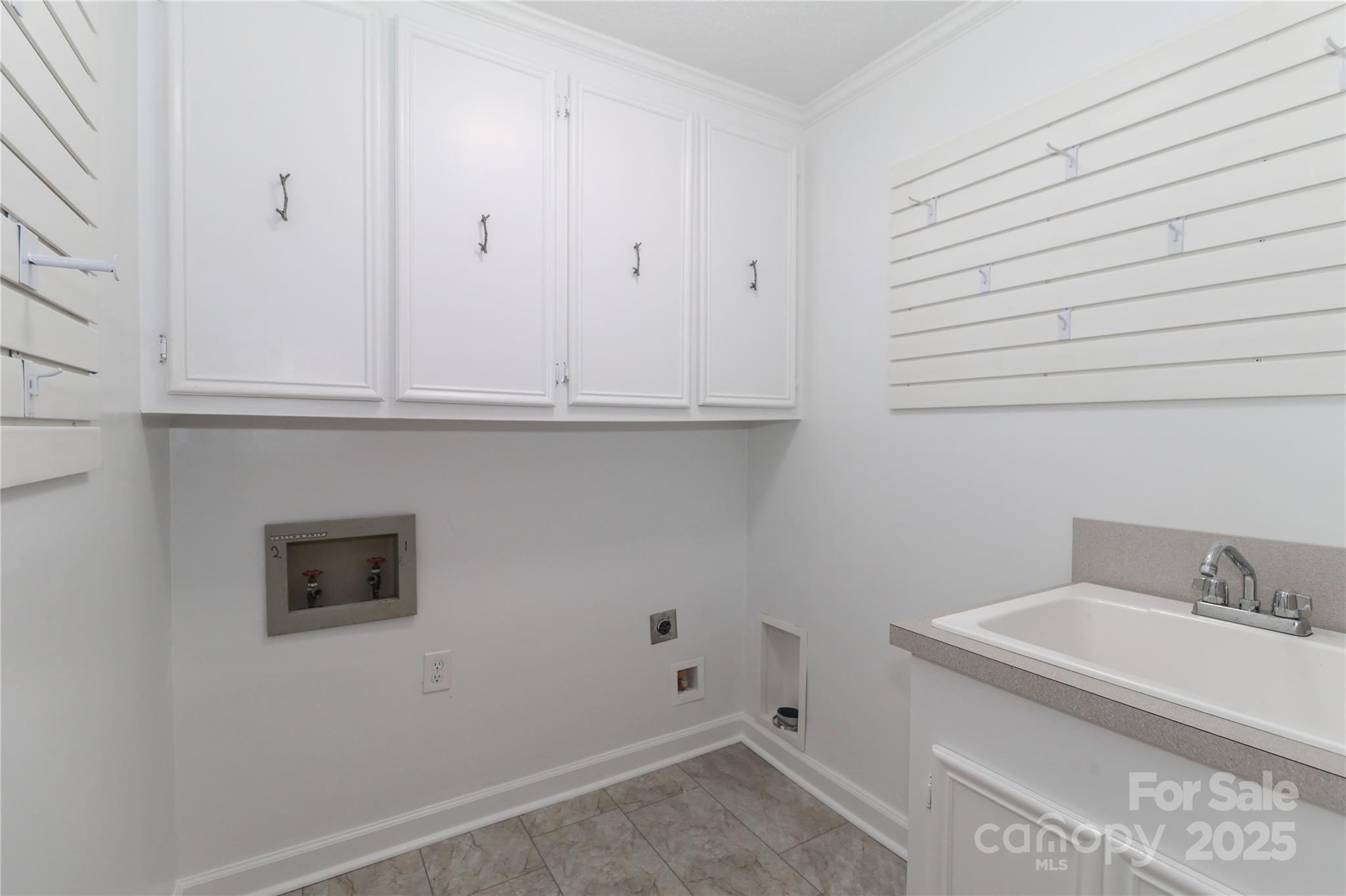 1051 Michael Avenue Property Photo 17
