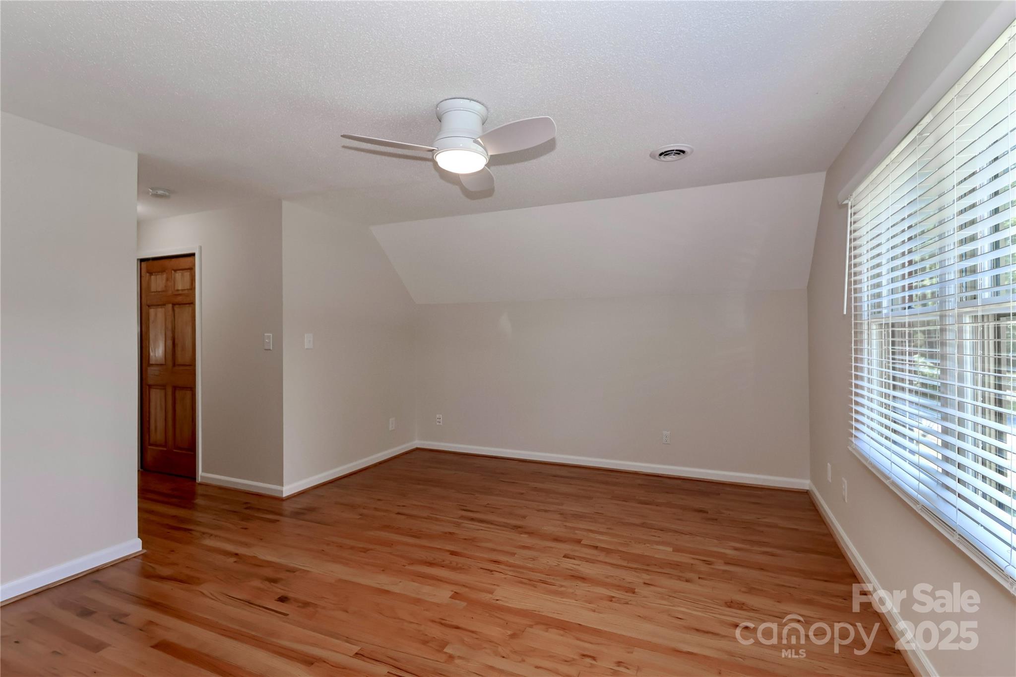 1051 Michael Avenue Property Photo 30
