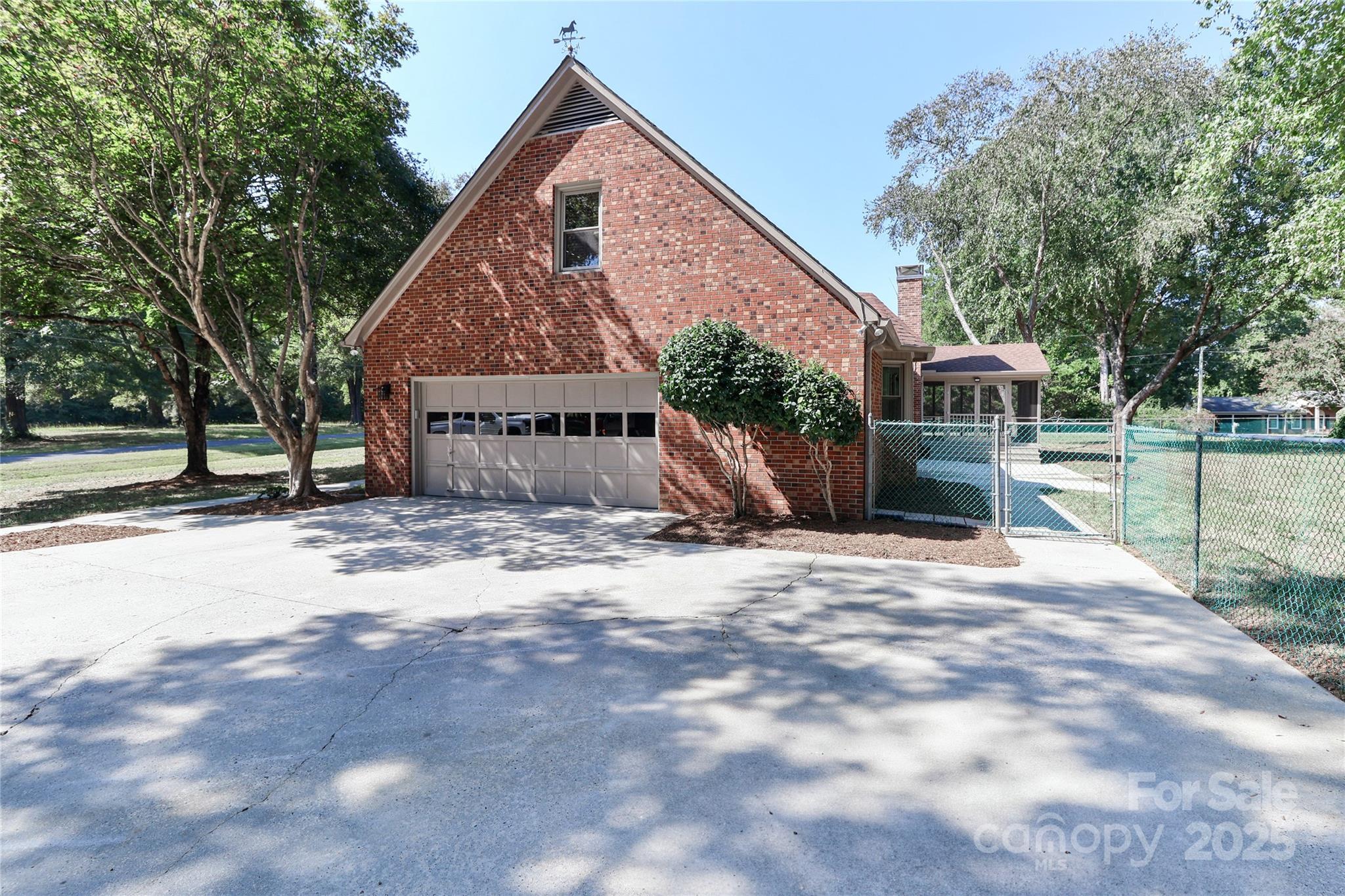 1051 Michael Avenue Property Photo 36