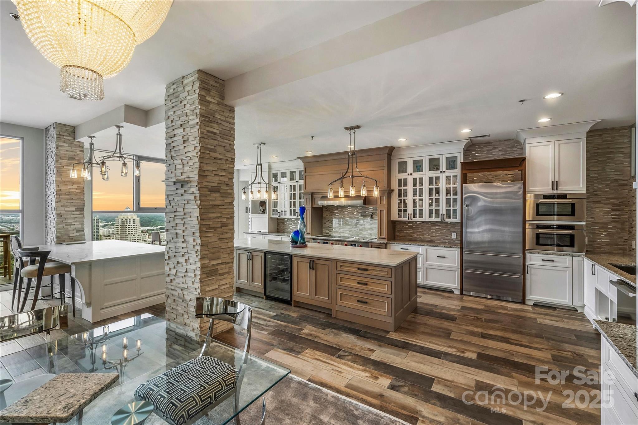 333 W Trade Street 2704 Property Photo 5