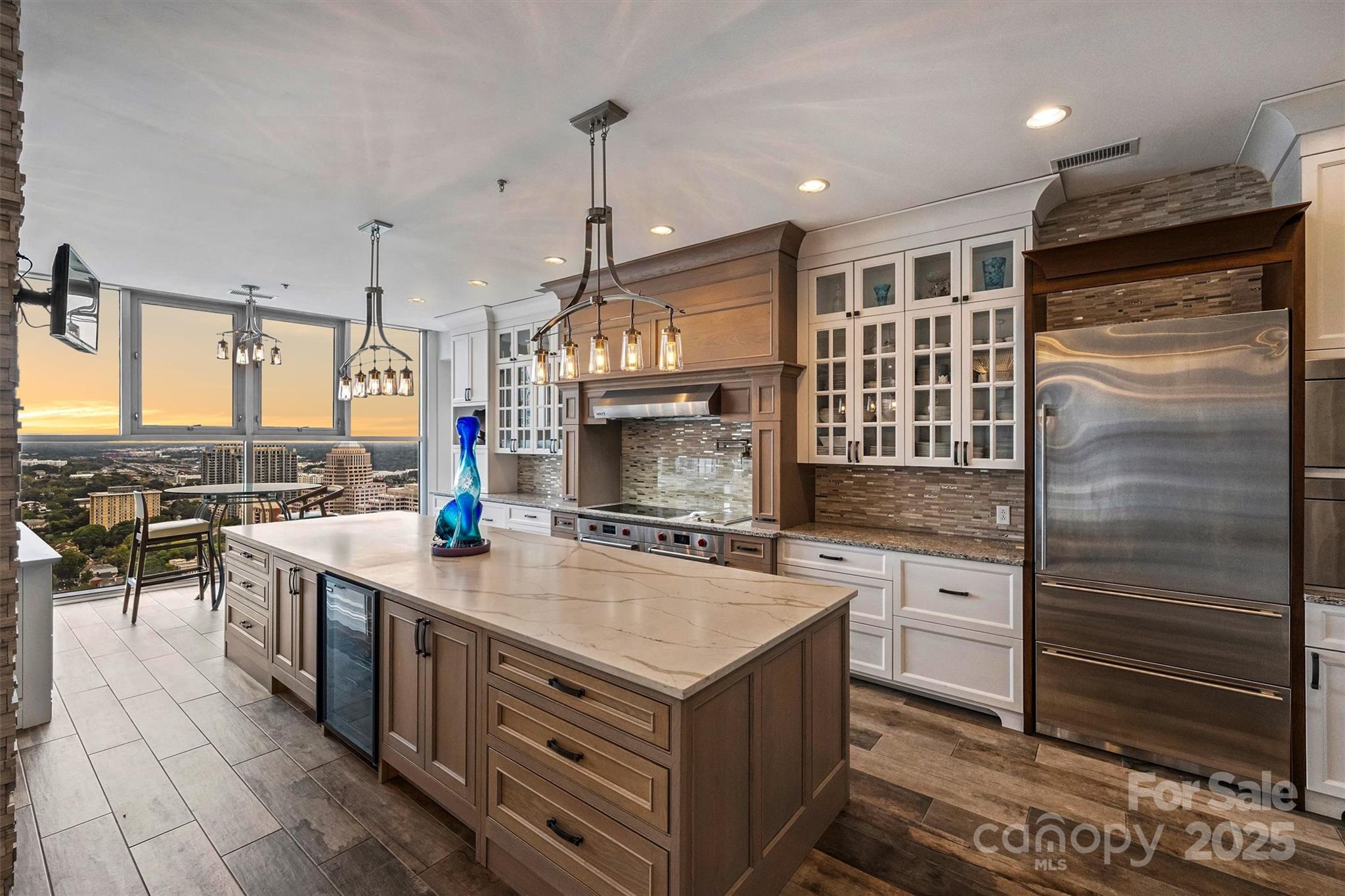 333 W Trade Street 2704 Property Photo 9