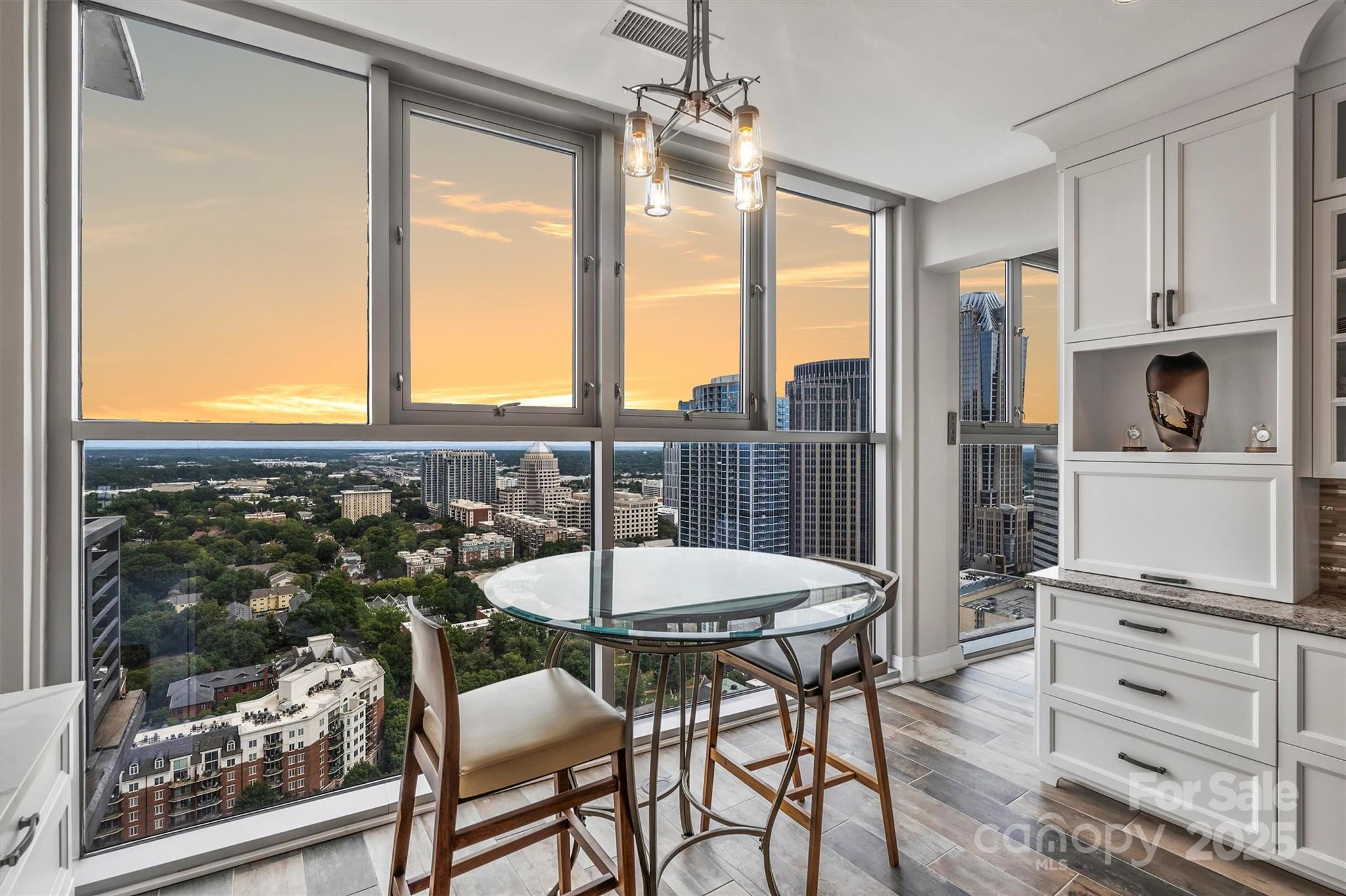 333 W Trade Street 2704 Property Photo 11