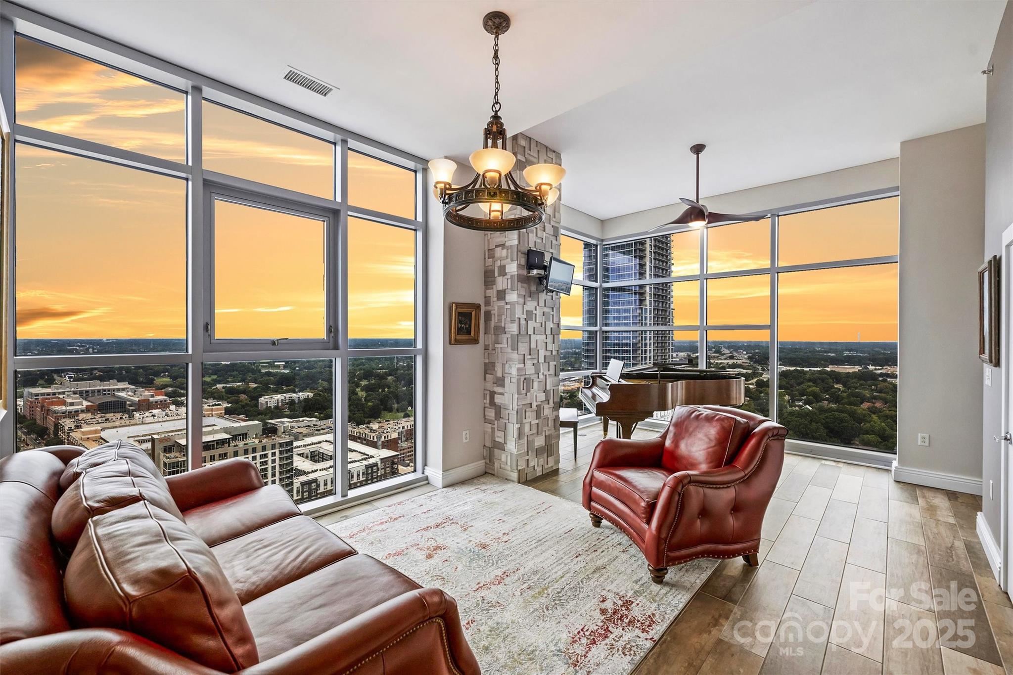 333 W Trade Street 2704 Property Photo 19