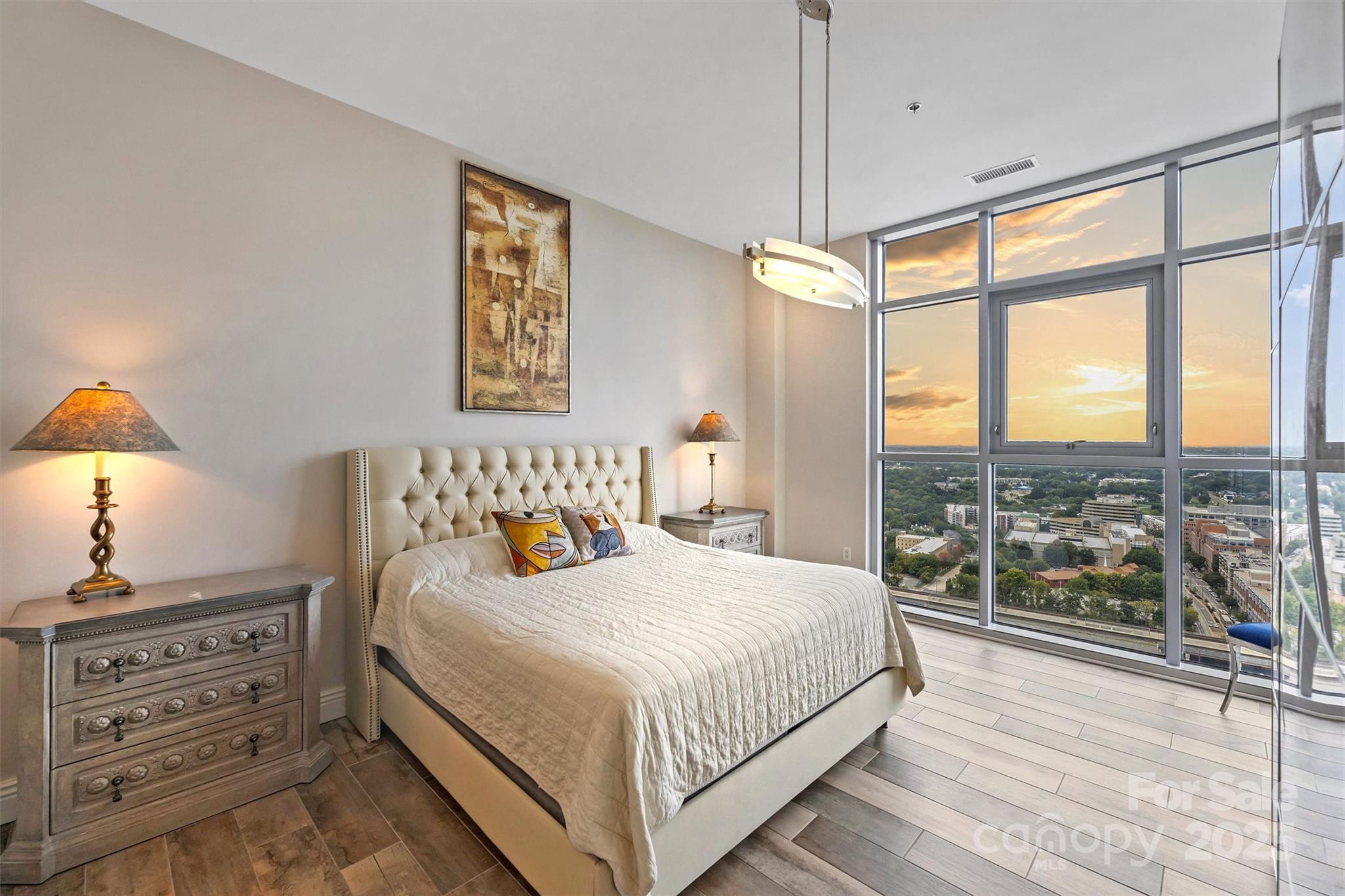 333 W Trade Street 2704 Property Photo 21