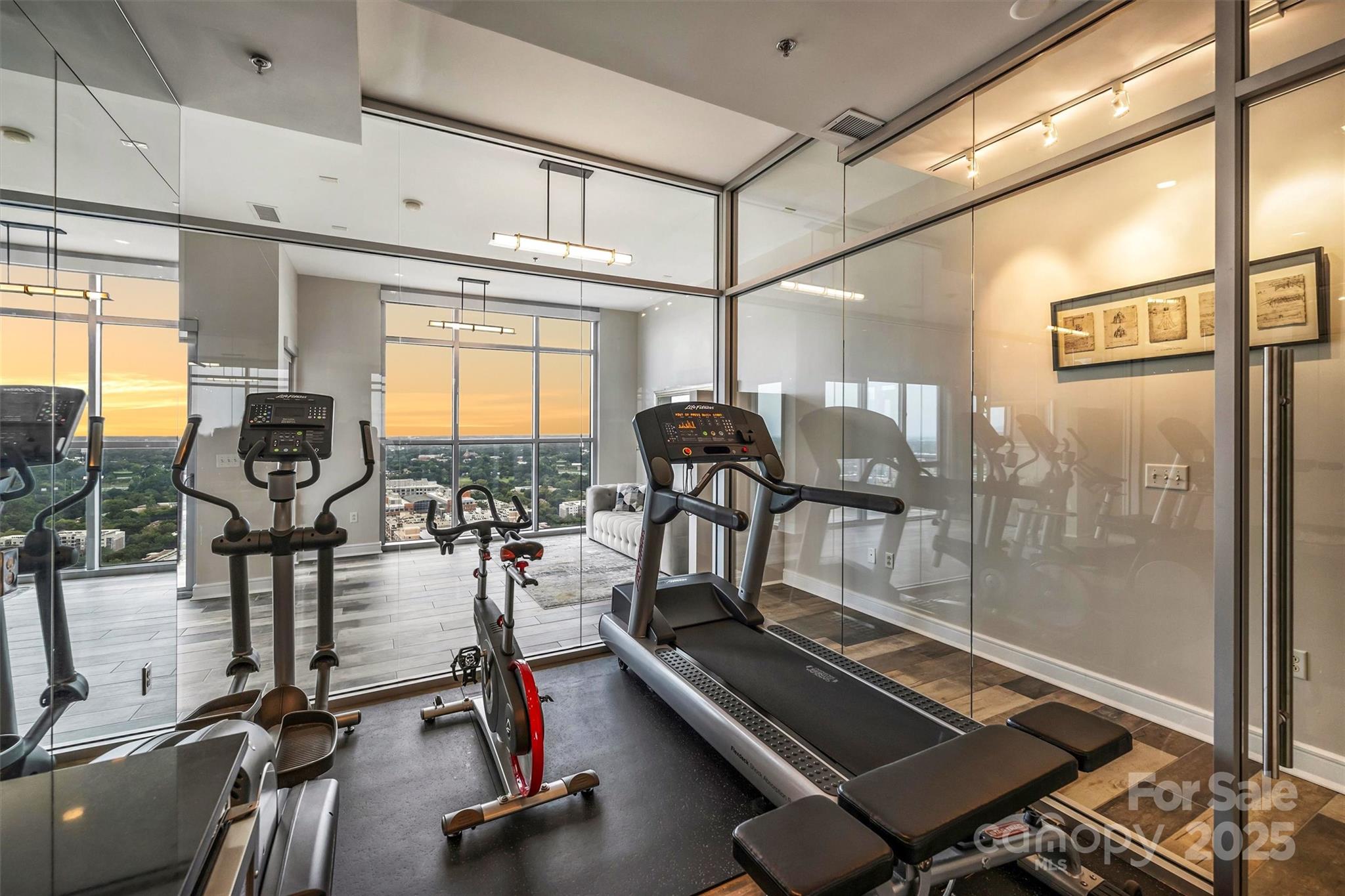 333 W Trade Street 2704 Property Photo 28