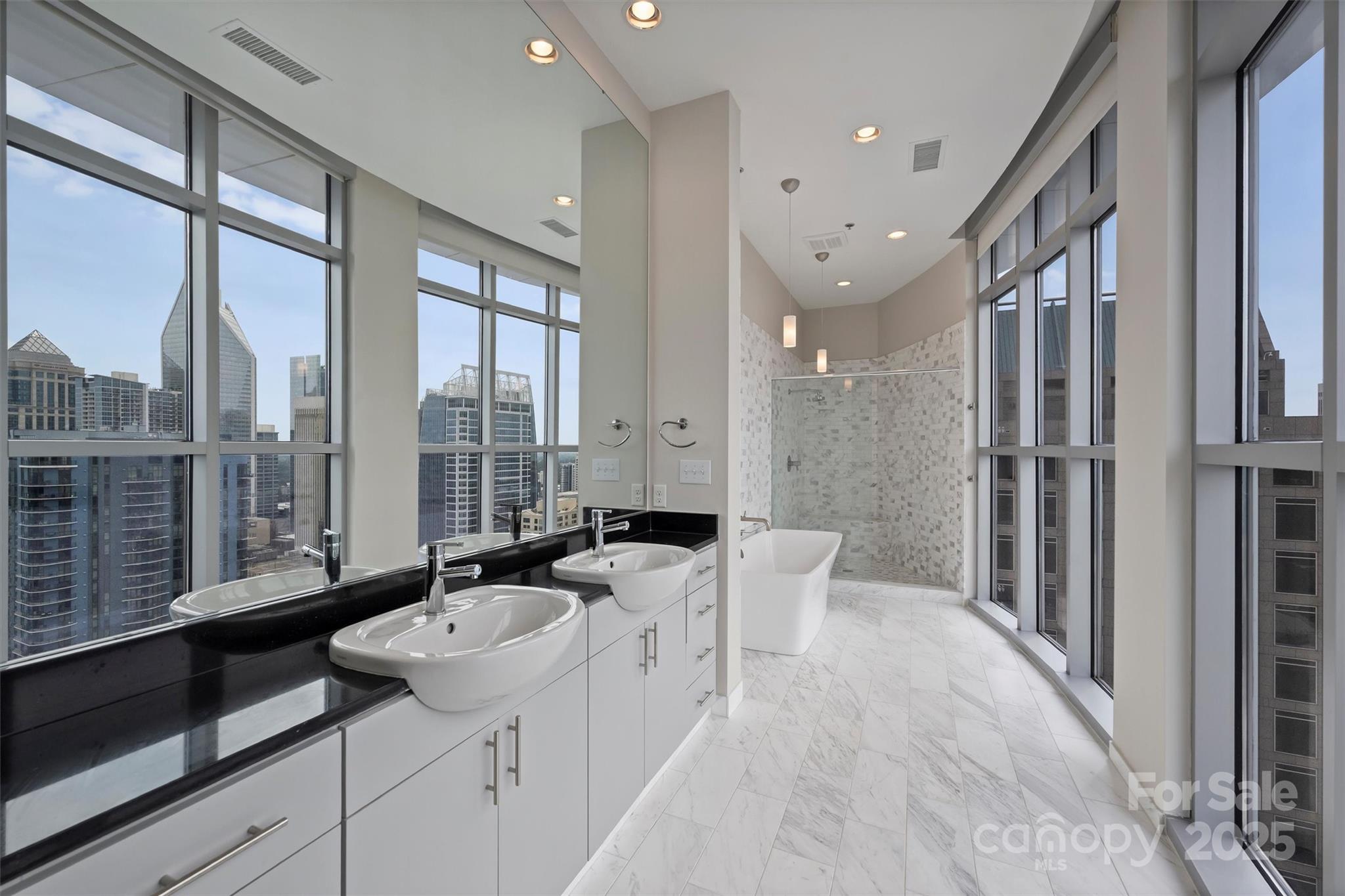 333 W Trade Street 2704 Property Photo 32