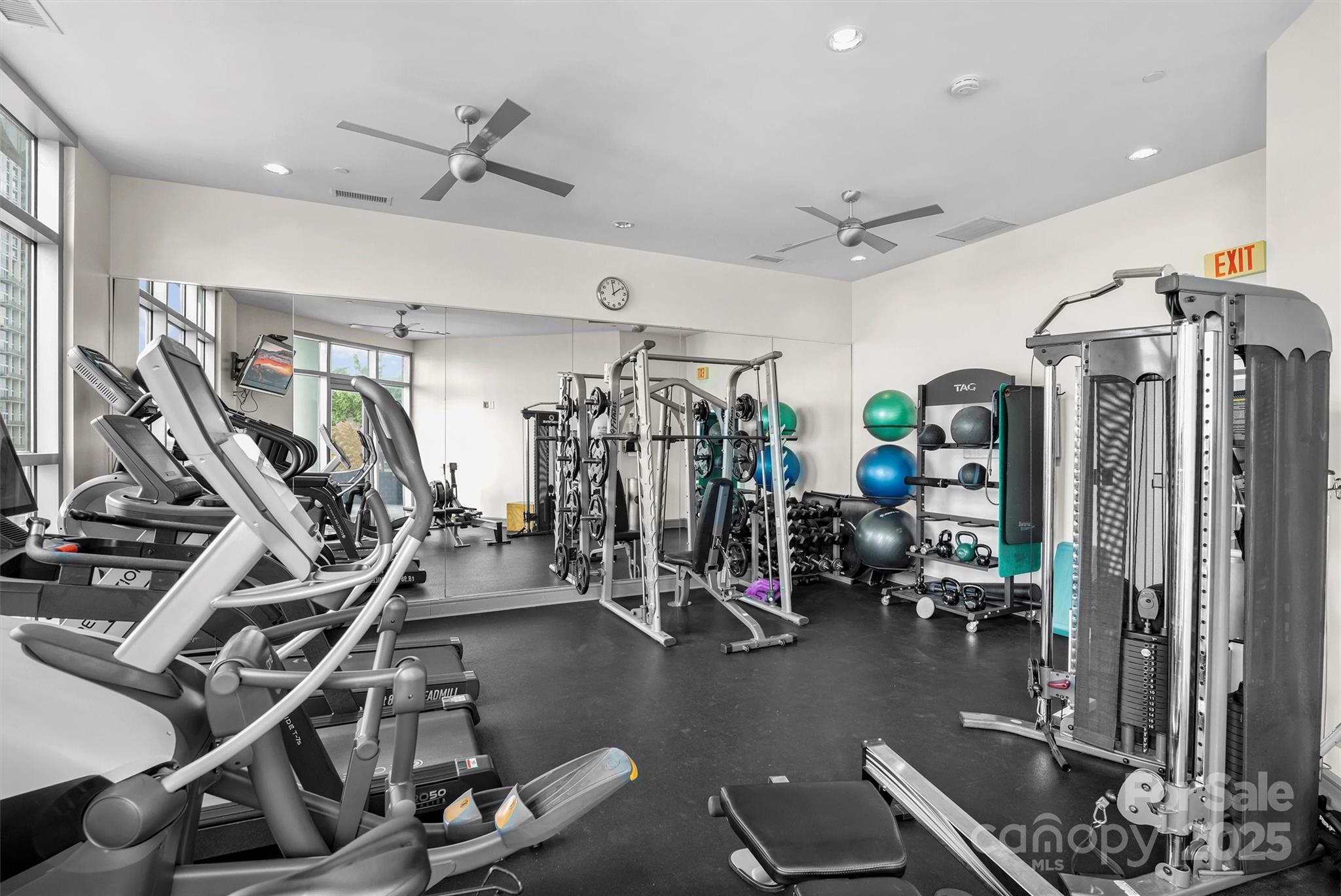 333 W Trade Street 2704 Property Photo 45