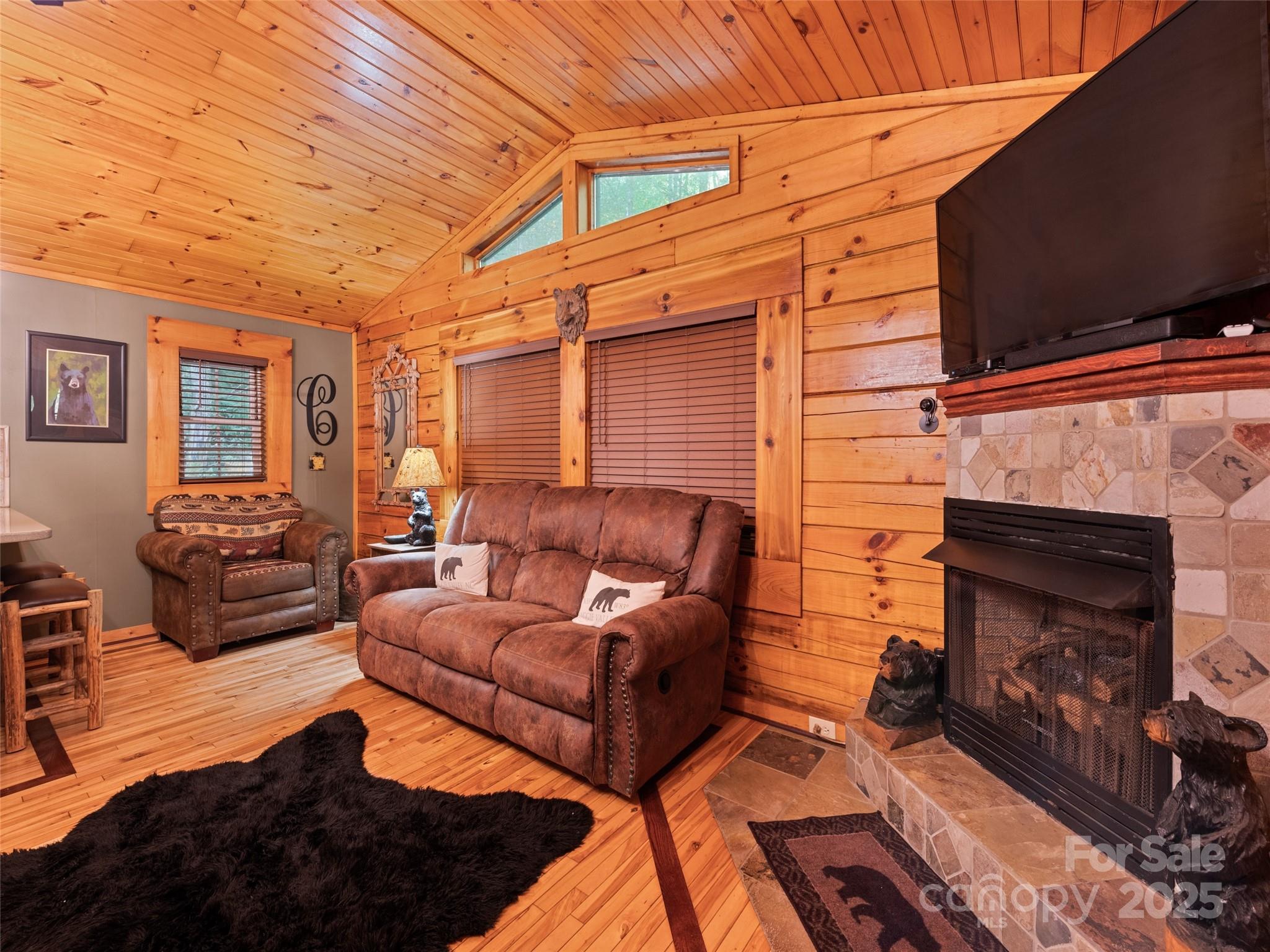 839 Wolf Laurel Drive Property Photo 14