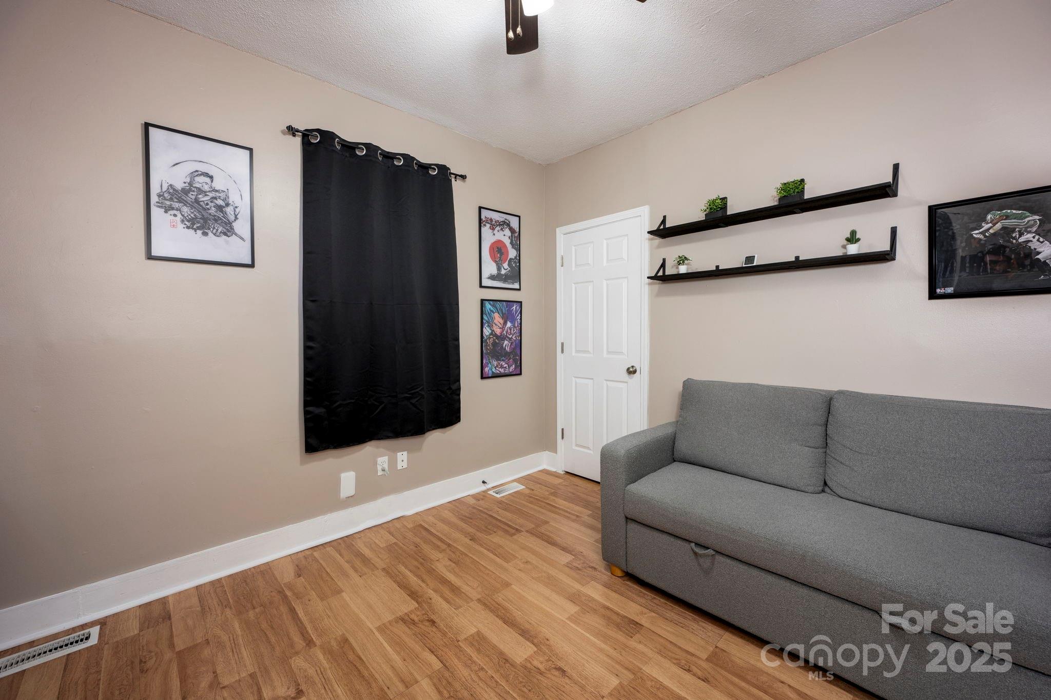 301 S Spruce Street Property Photo 11