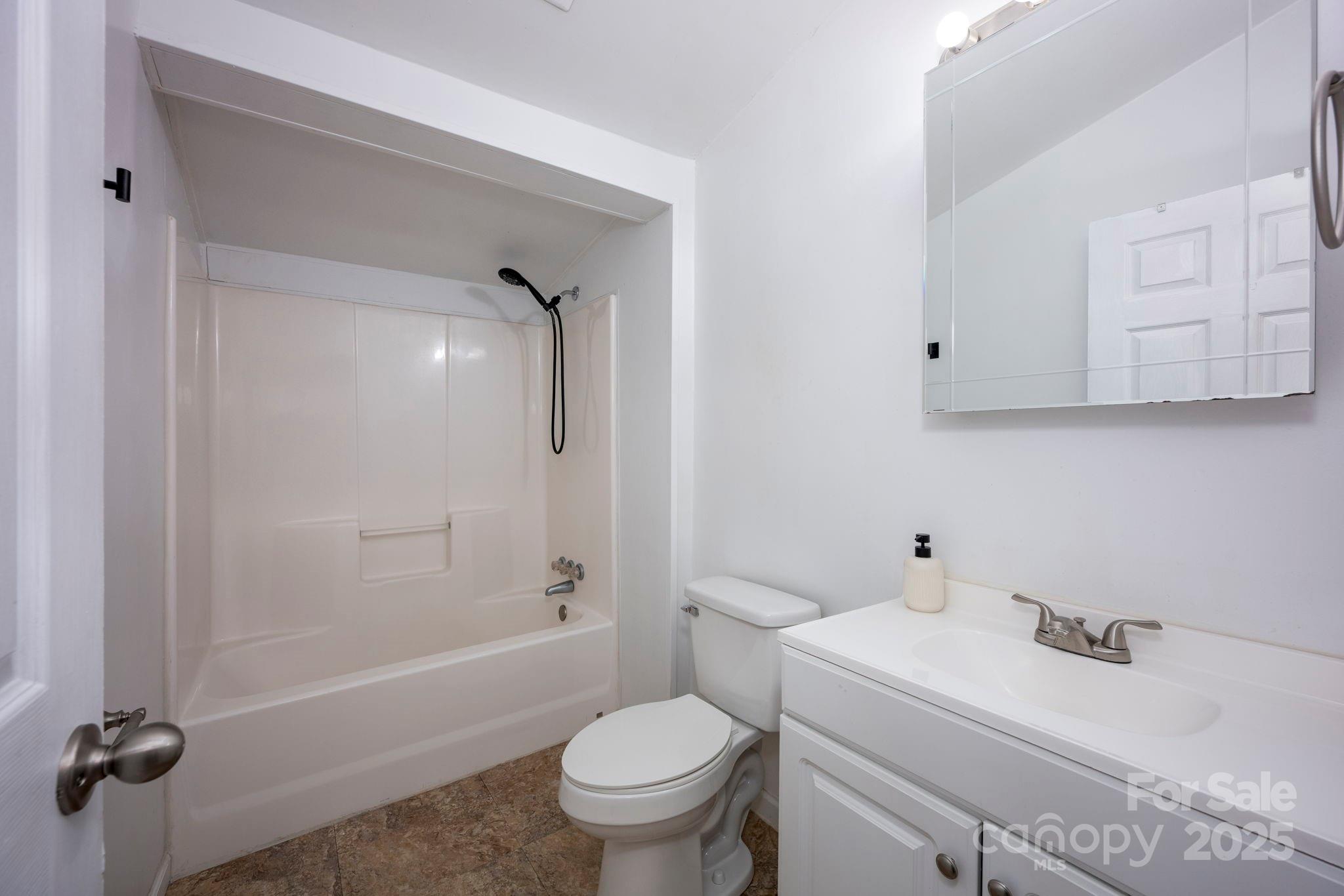 301 S Spruce Street Property Photo 19