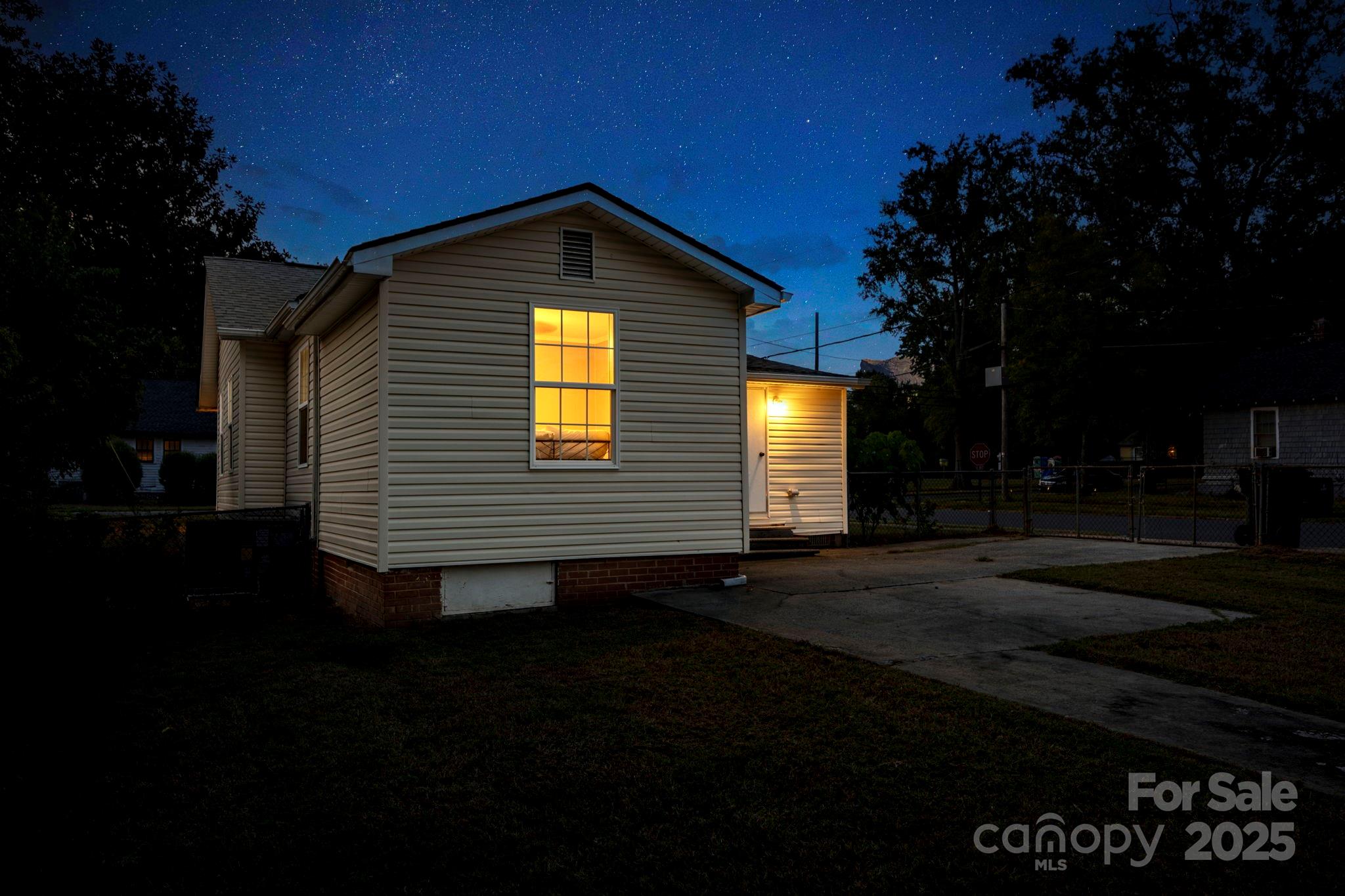 301 S Spruce Street Property Photo 26