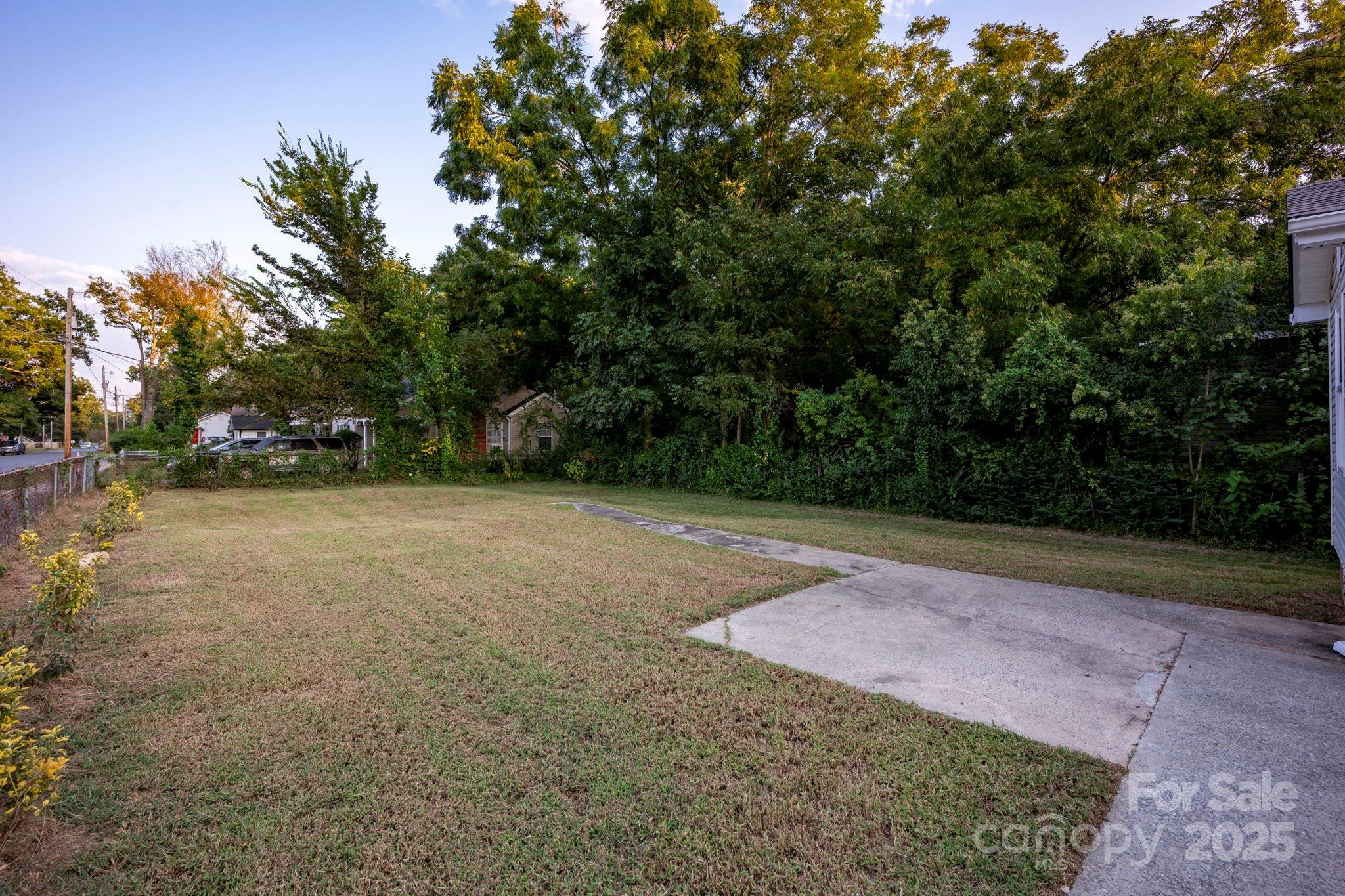 301 S Spruce Street Property Photo 27