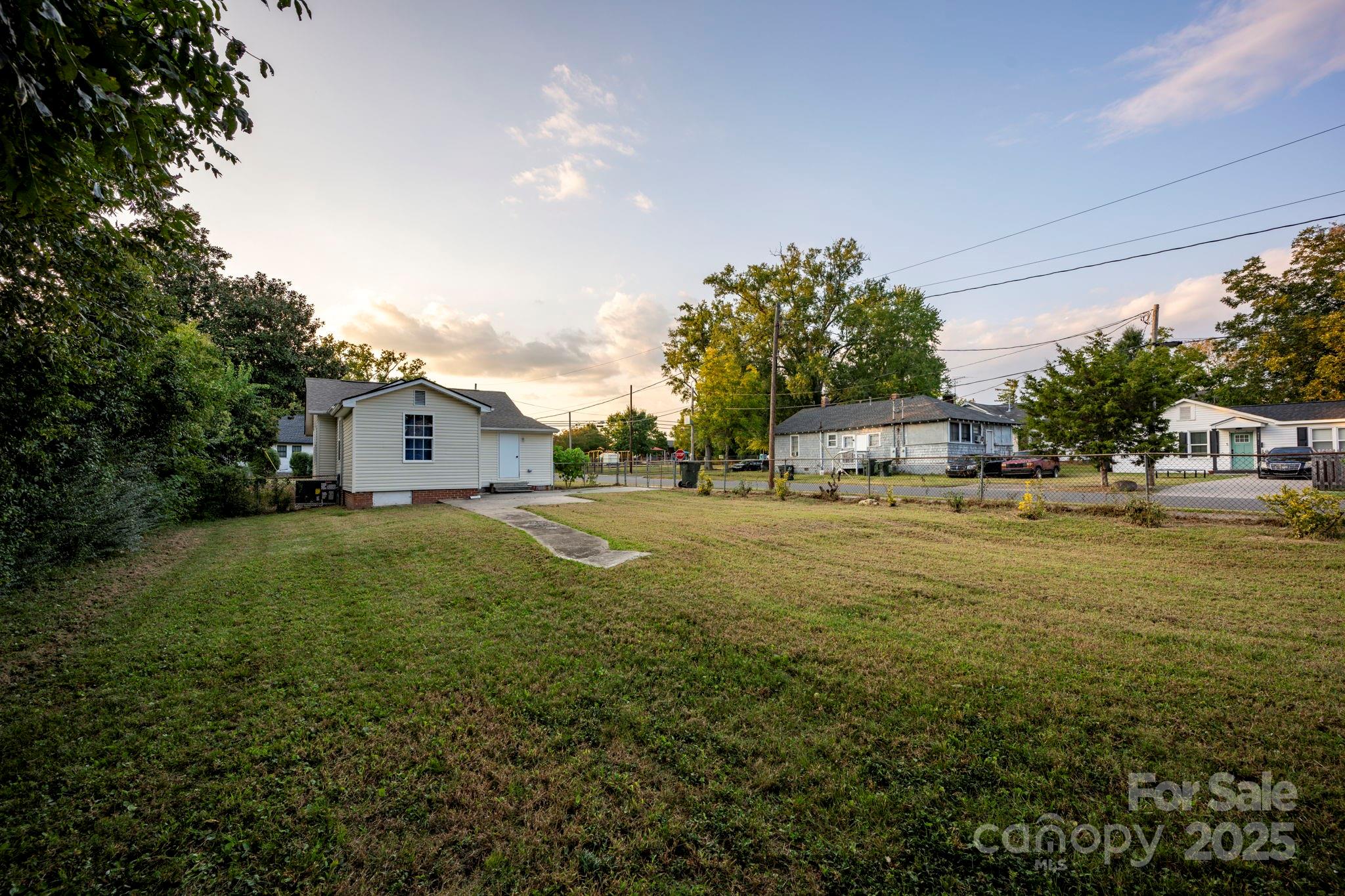 301 S Spruce Street Property Photo 29