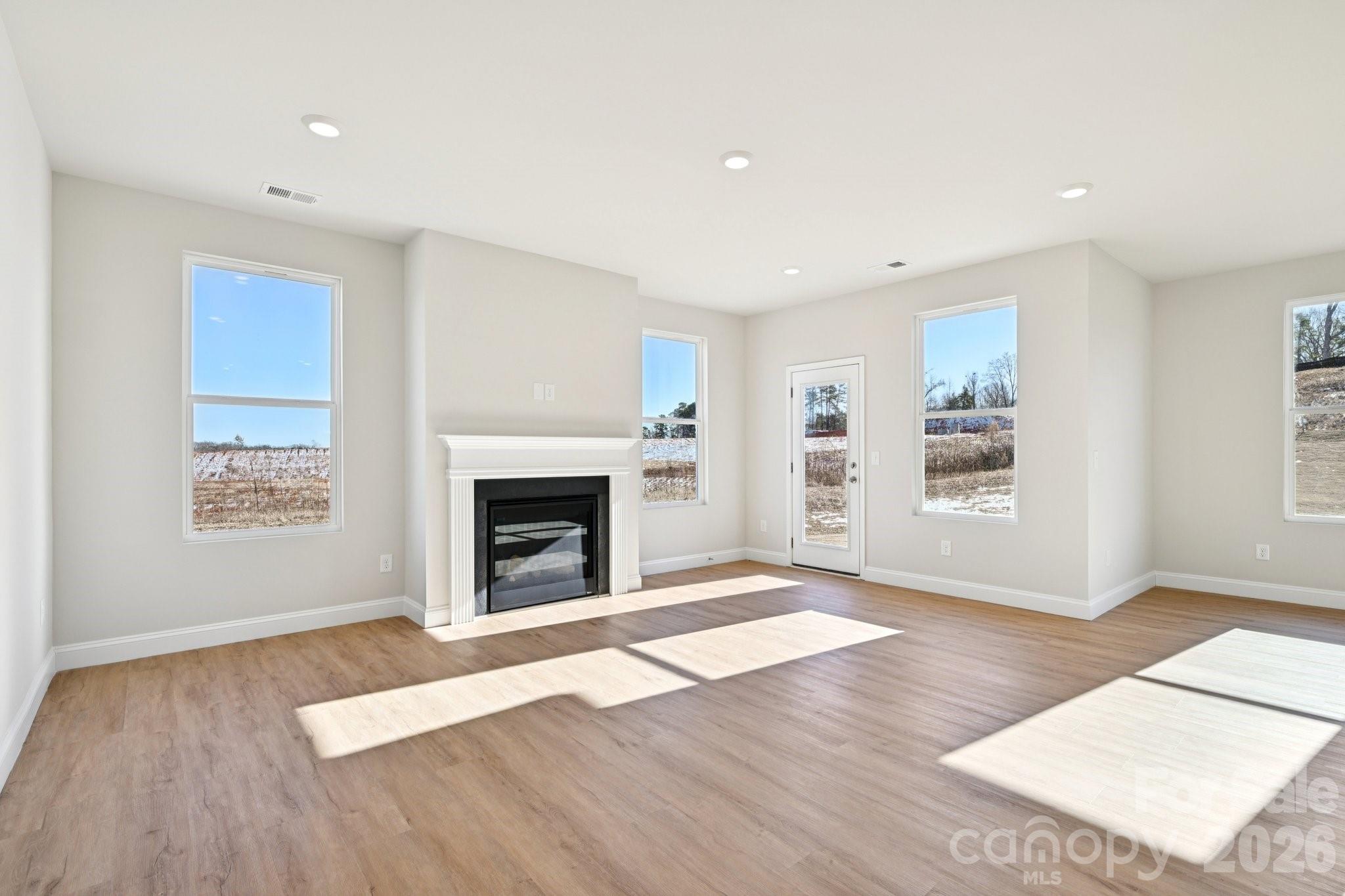 612 Banter Lane 32 Property Photo 5