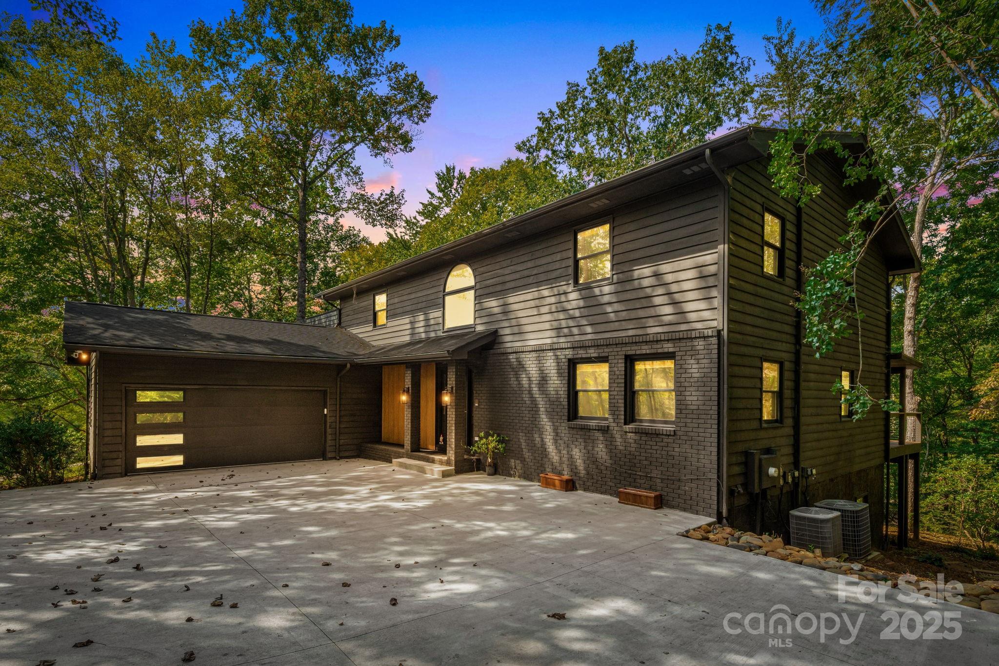 131 Jonadel Court Property Photo 1