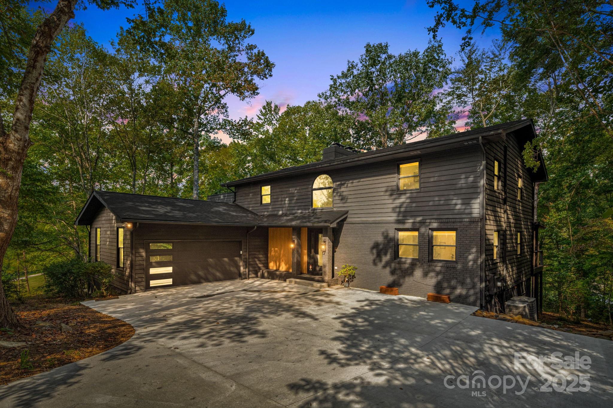 131 Jonadel Court Property Photo 2