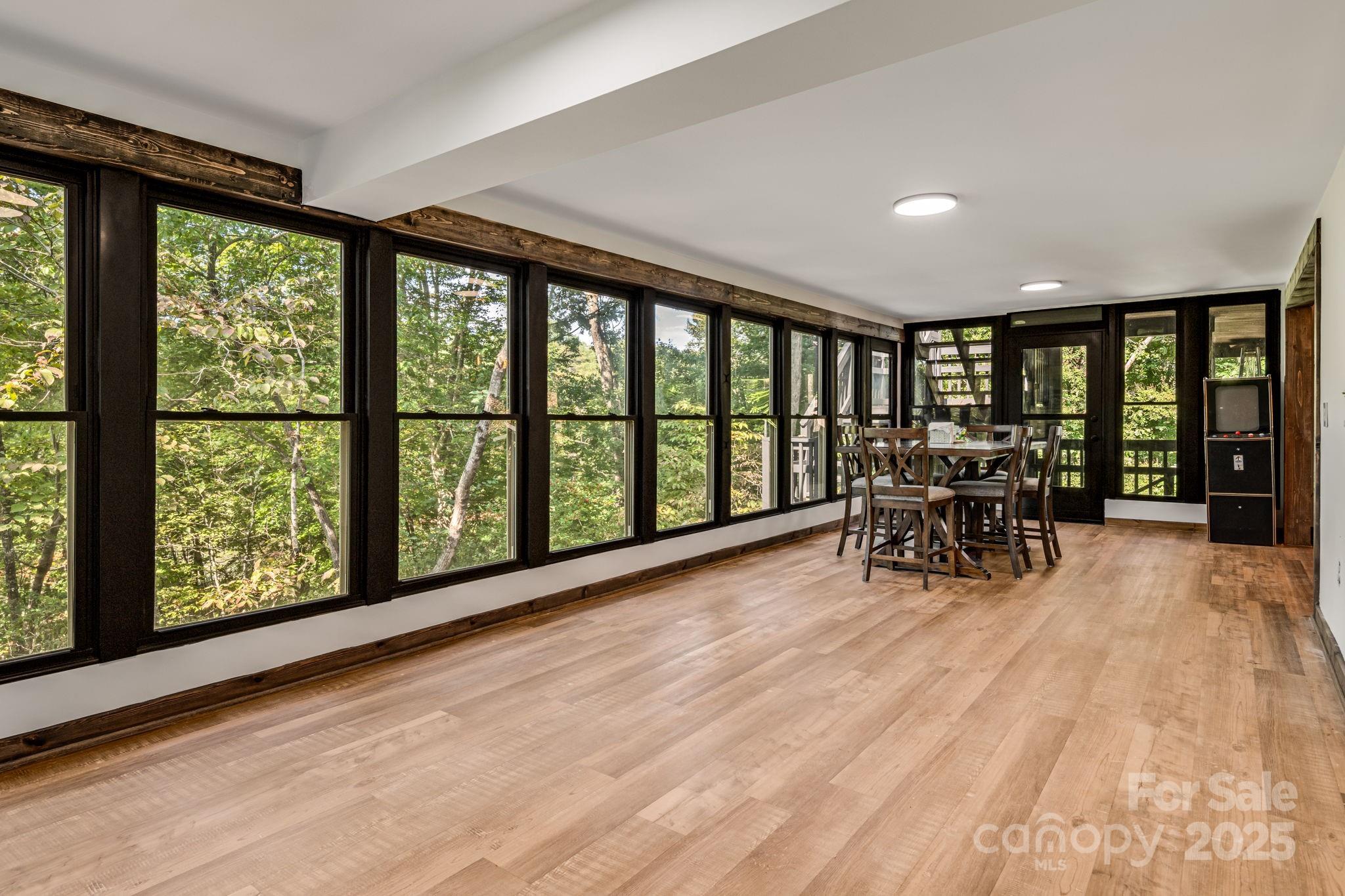 131 Jonadel Court Property Photo 18