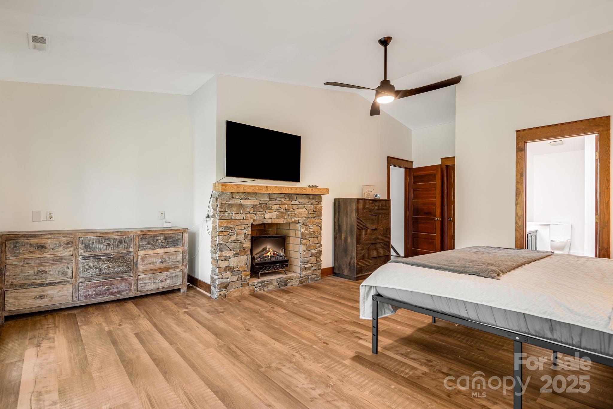 131 Jonadel Court Property Photo 25