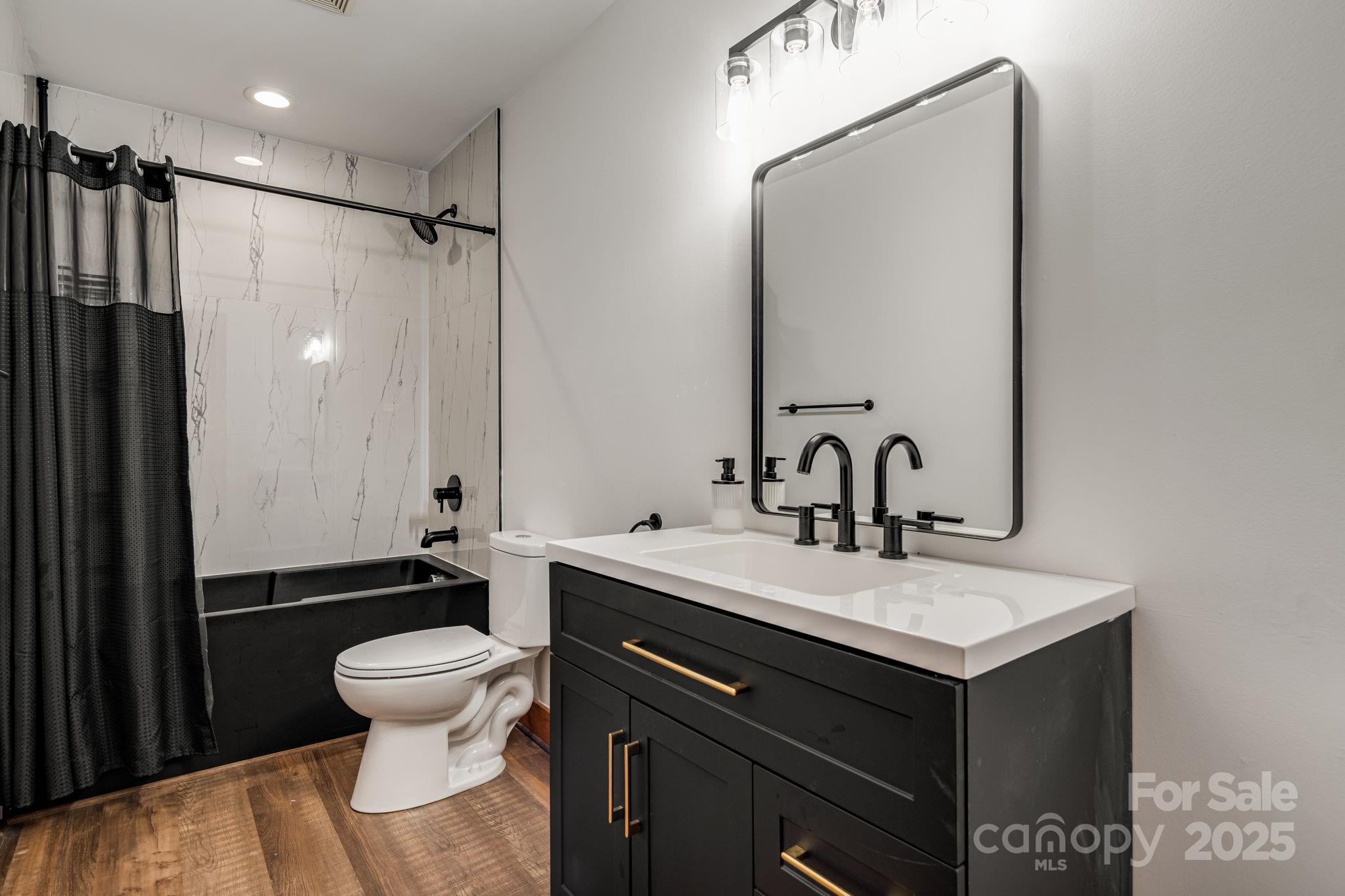 131 Jonadel Court Property Photo 32