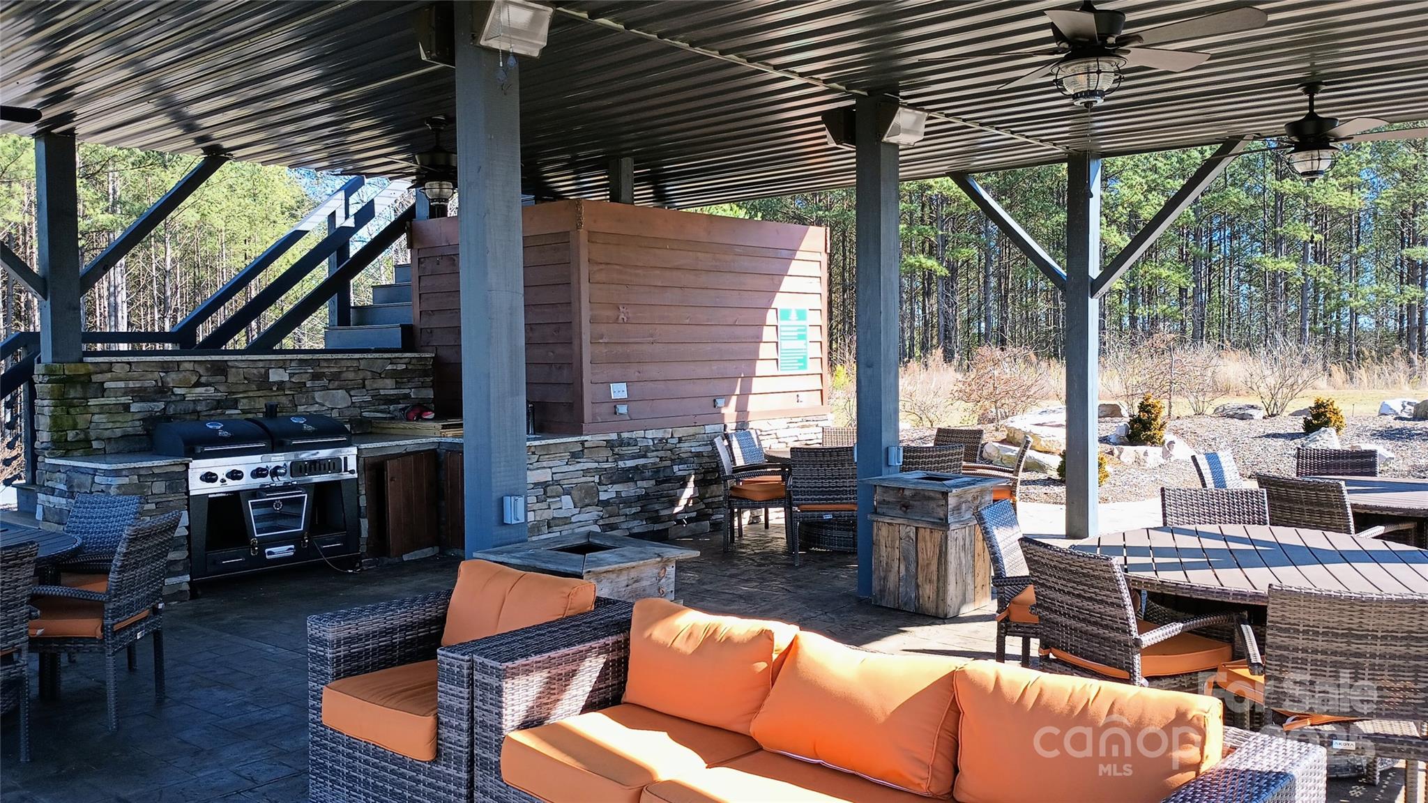158 Table Rock Trace Property Photo 4