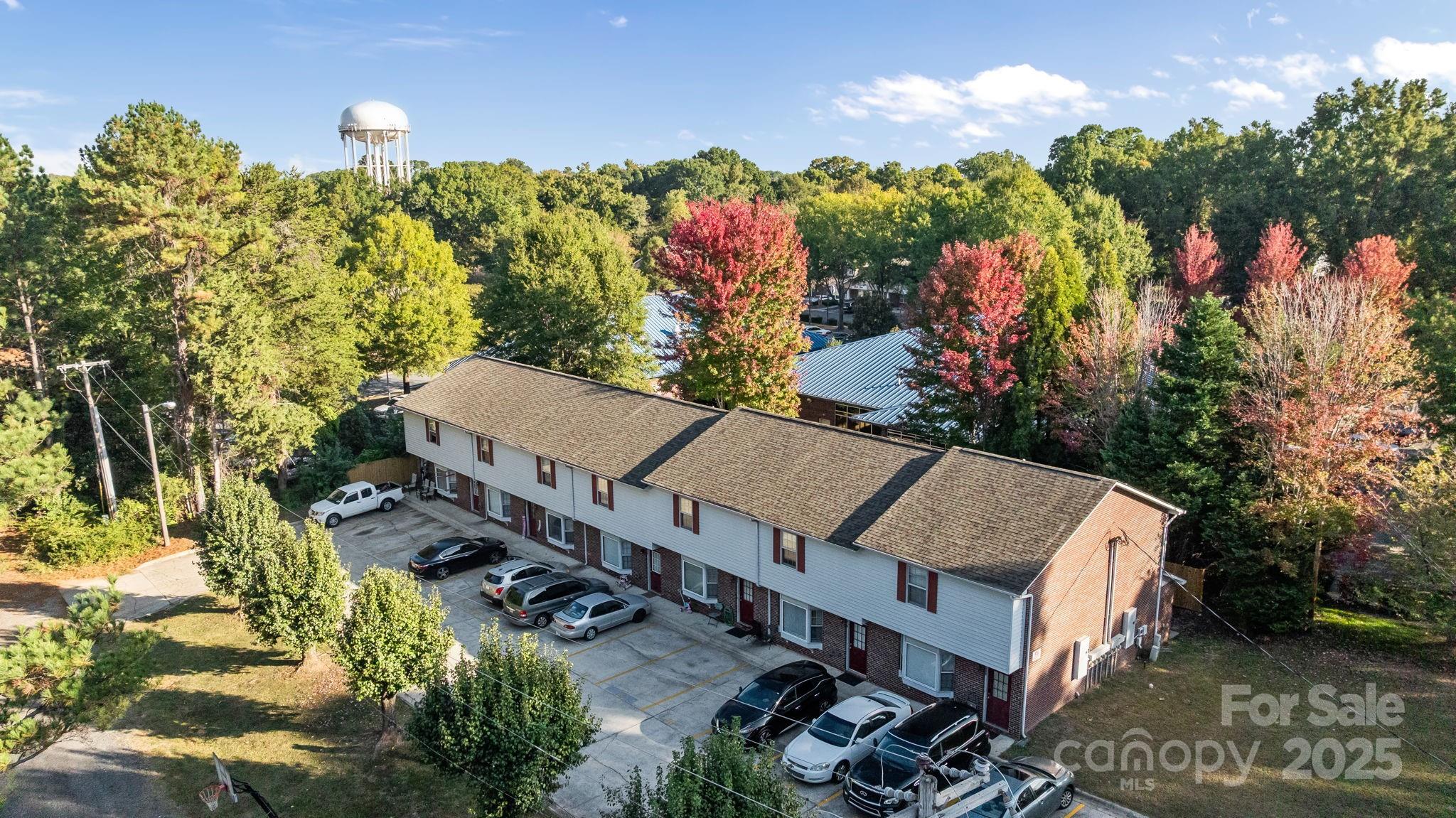 180 Glenwood Drive Property Photo 2