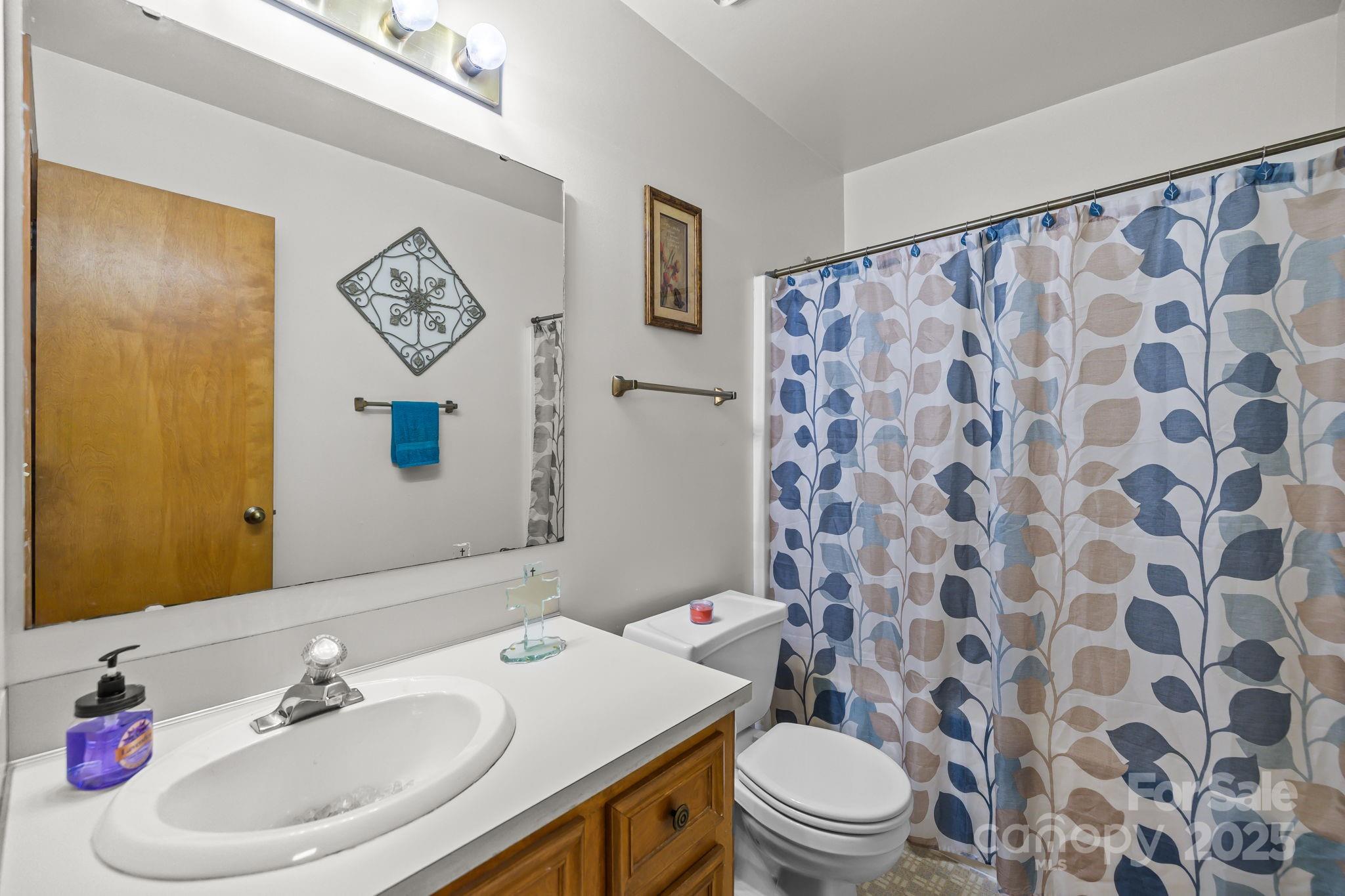 180 Glenwood Drive Property Photo 7