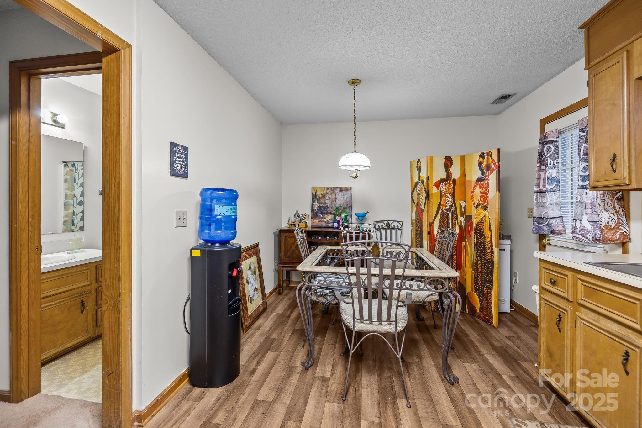 180 Glenwood Drive Property Photo 12